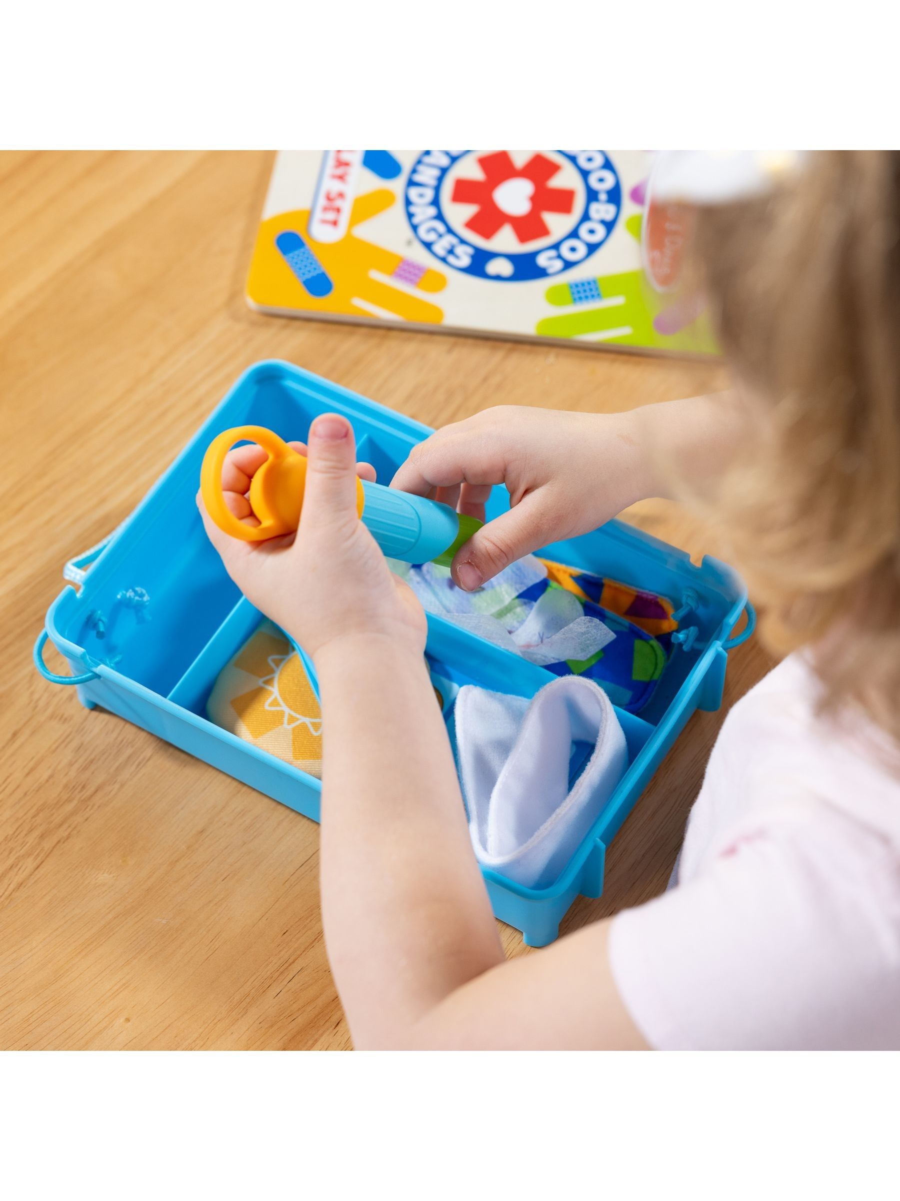 Melissa & Doug No Colour Boo-Boos & Bandages Reusable Play Set - Image 8 of 9