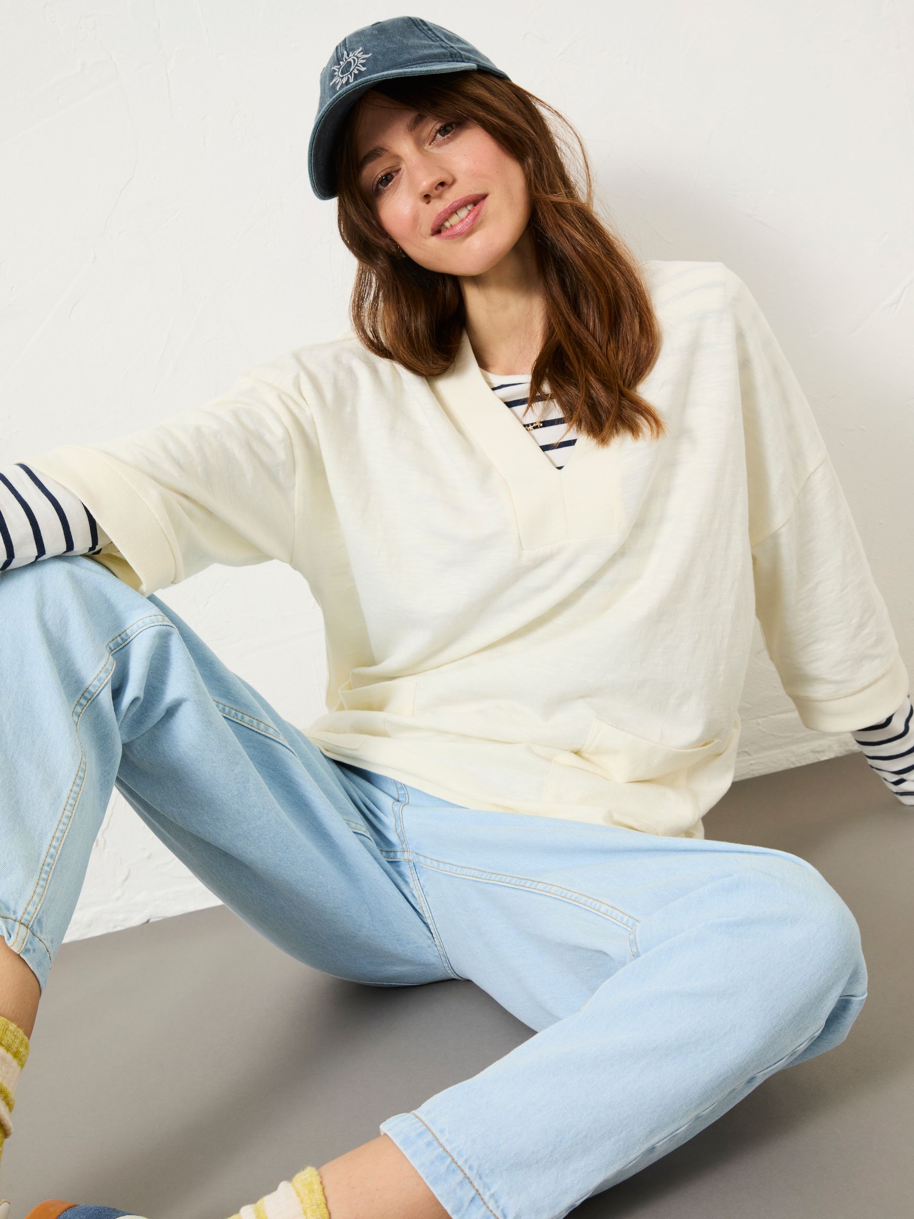 Ivory Mia V-Neck T-Shirt - Image 4 of 10