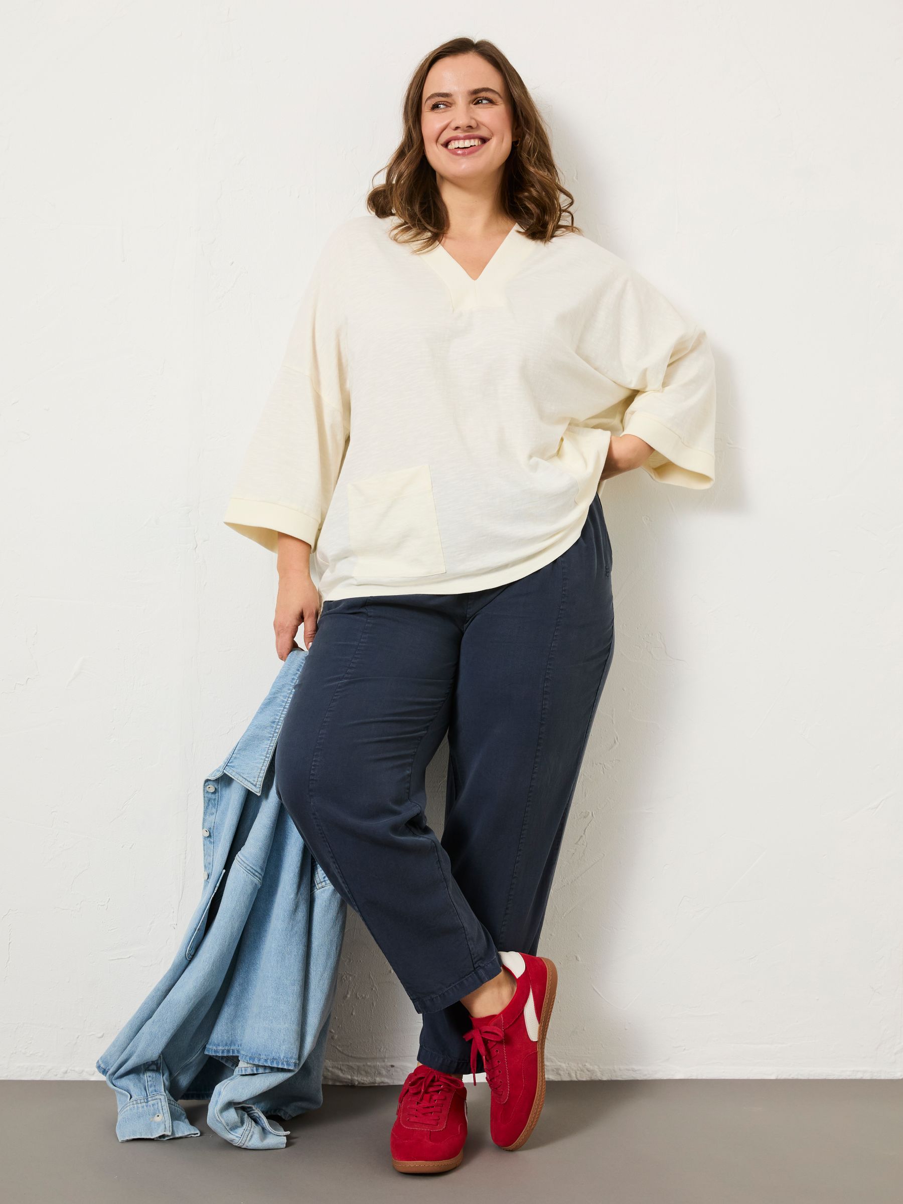 Ivory Mia V-Neck T-Shirt - Image 8 of 10