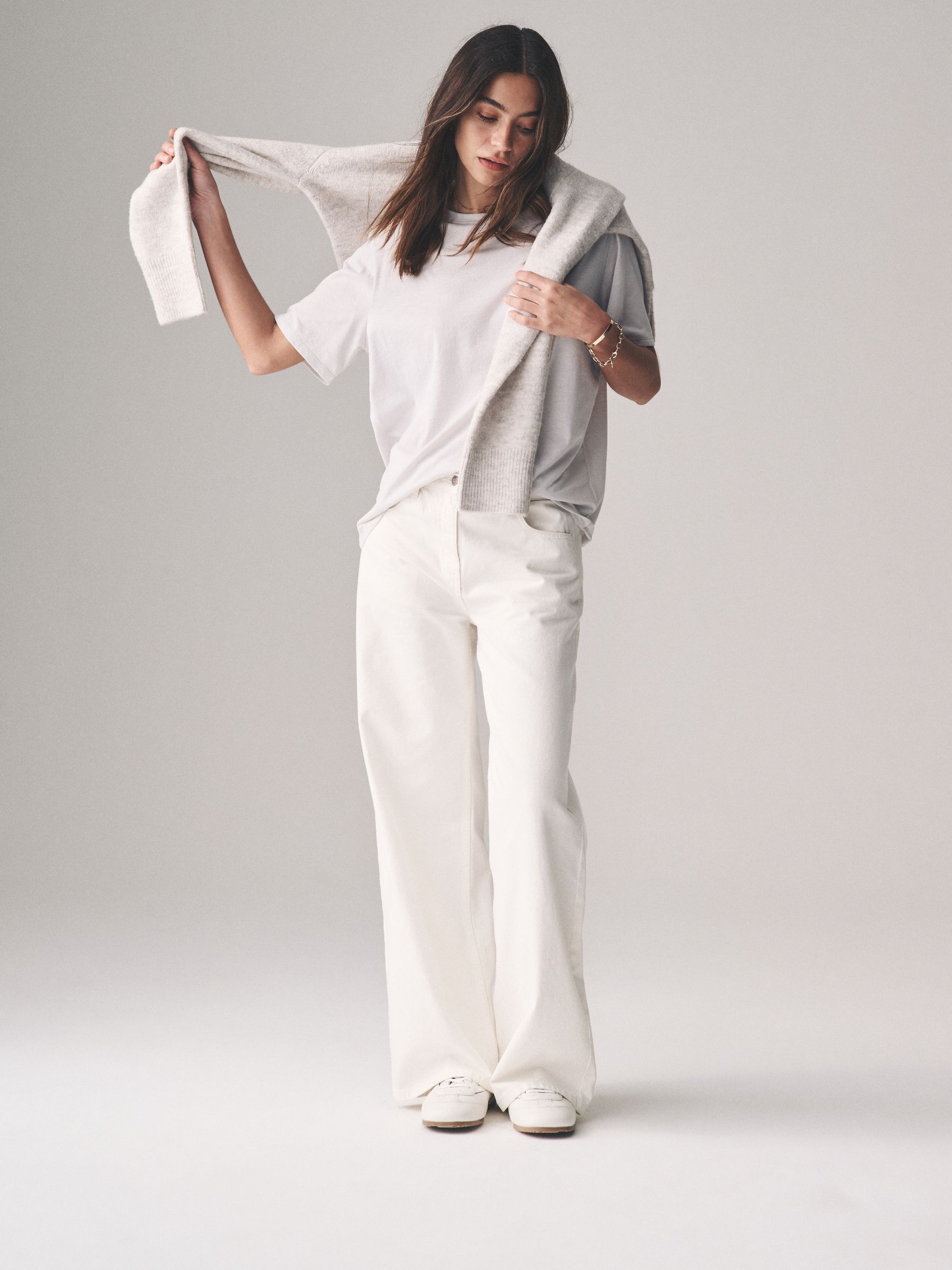 7 Pack Essential T-Shirts - Image 4 of 6