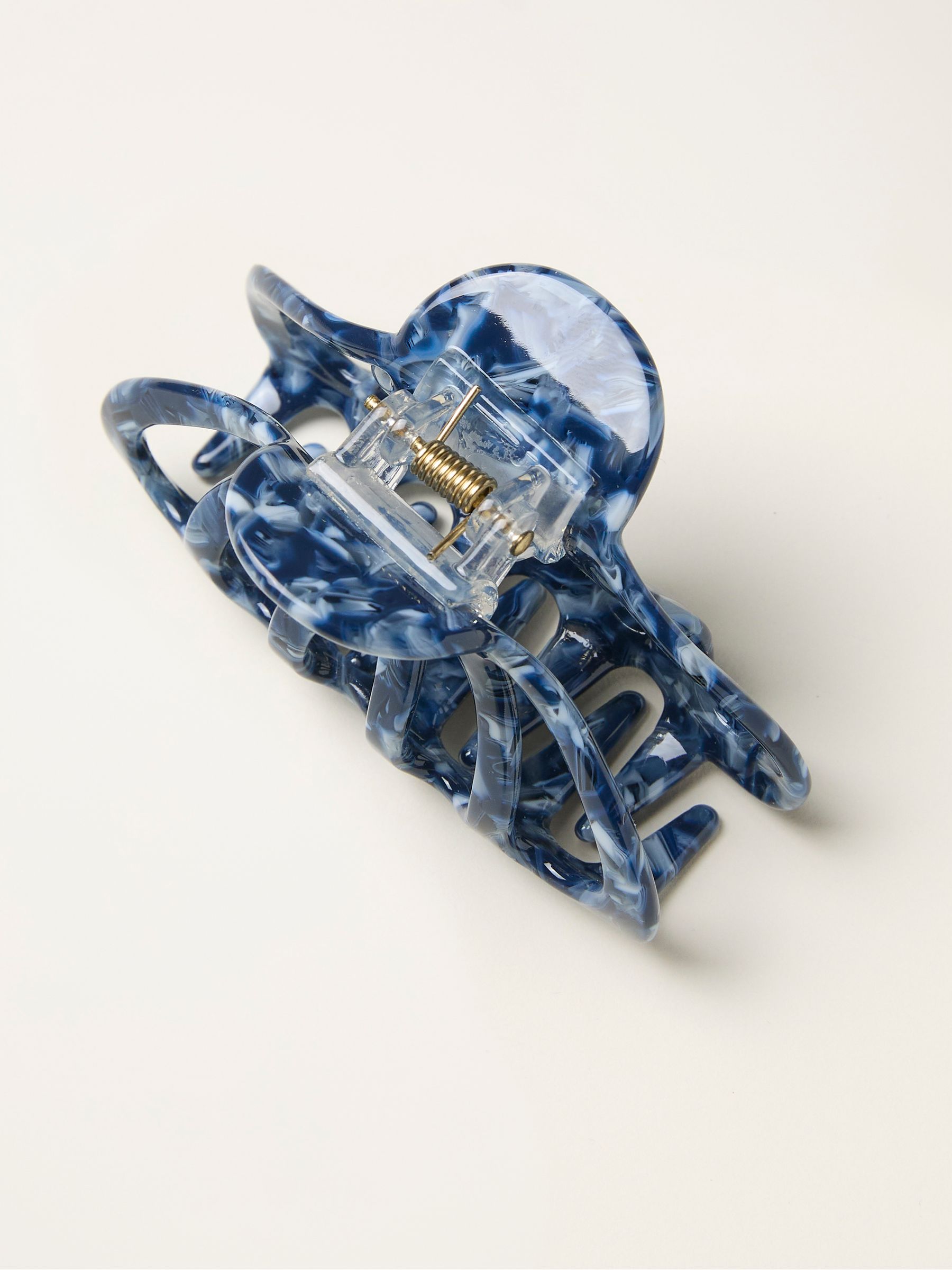Blue Cut Out Claw Clip - Image 2 of 2