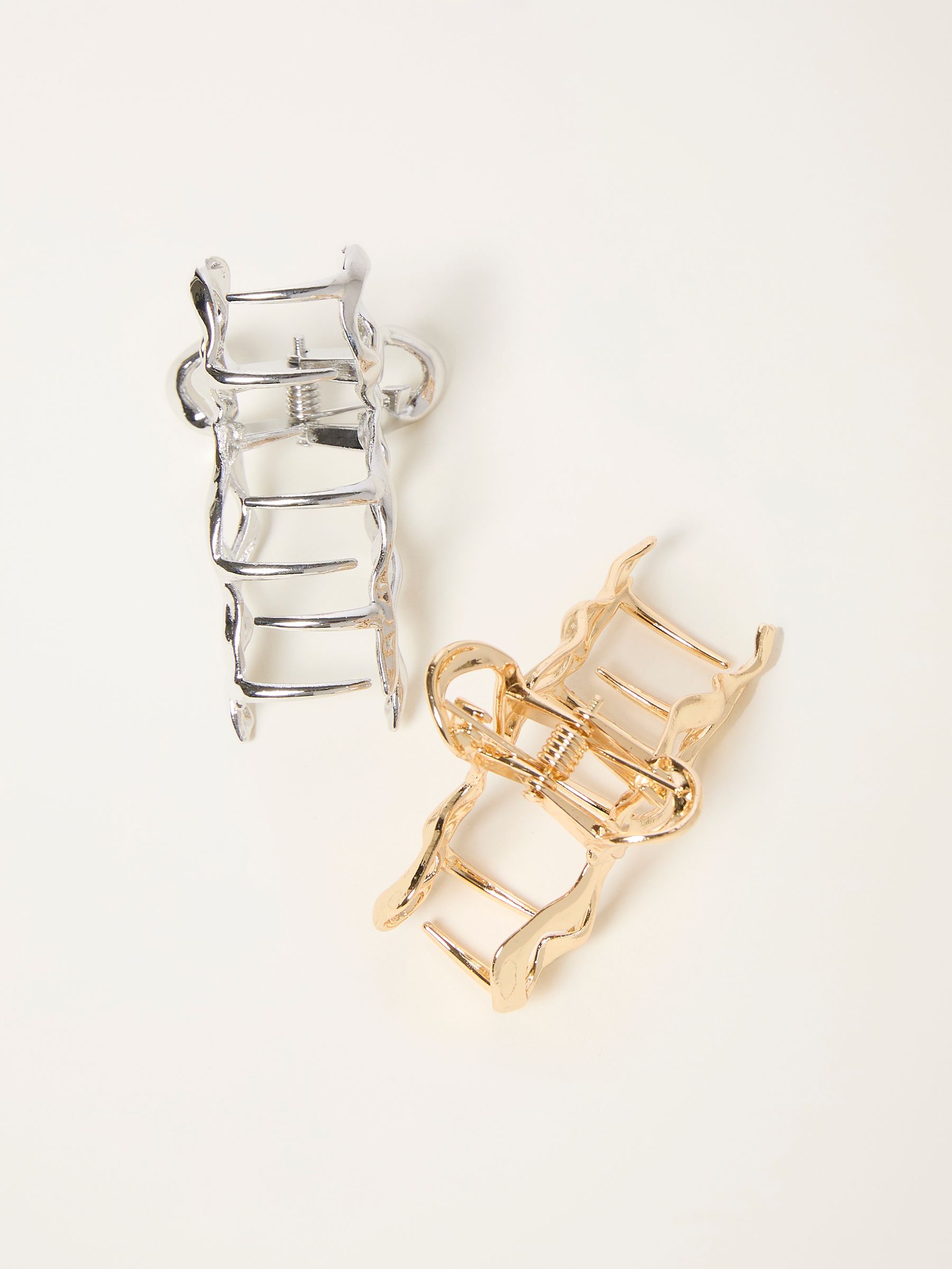 Multi 2 Pack Metal Bow Claw Clips - Image 2 of 2
