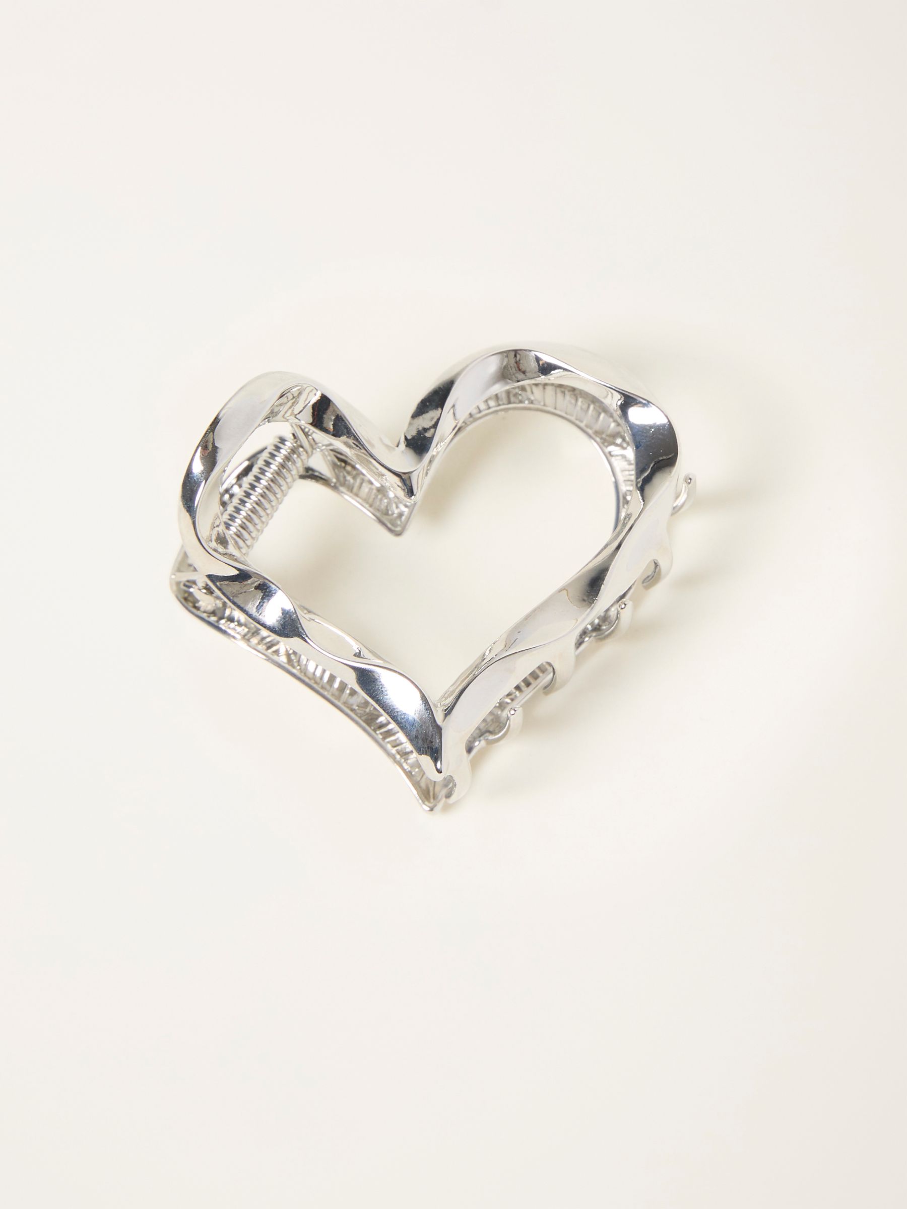 Silver Tone Metal Heart Claw Clip - Image 1 of 2