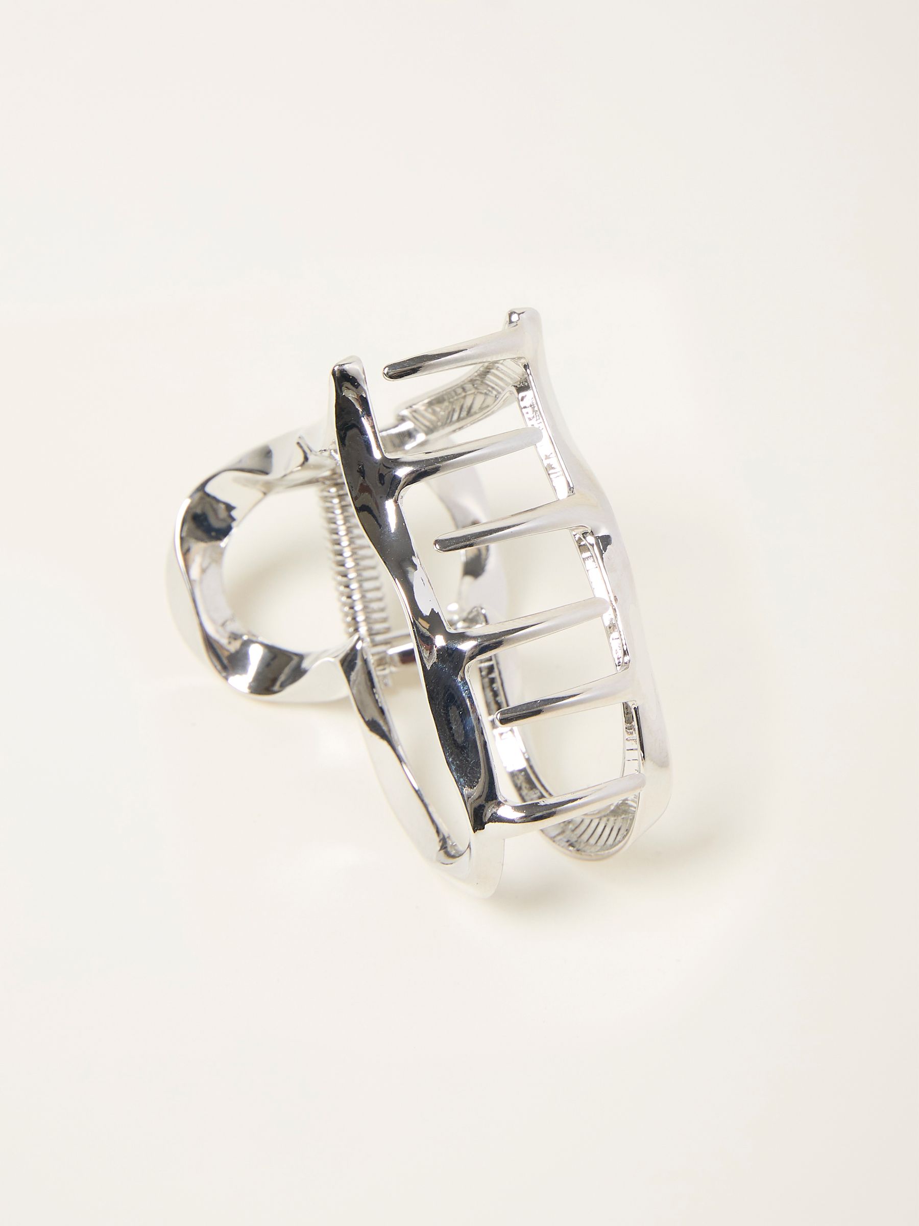 Silver Tone Metal Heart Claw Clip - Image 2 of 2