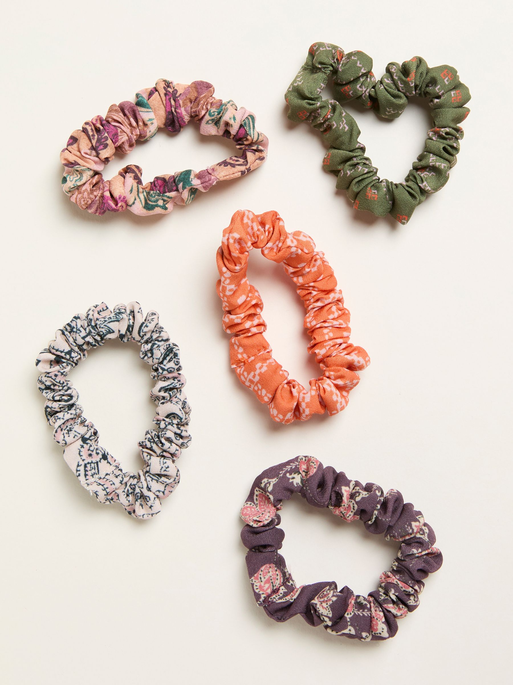 Multi 5 Pack Lost & Found Printed Scrunchies - Image 1 of 2