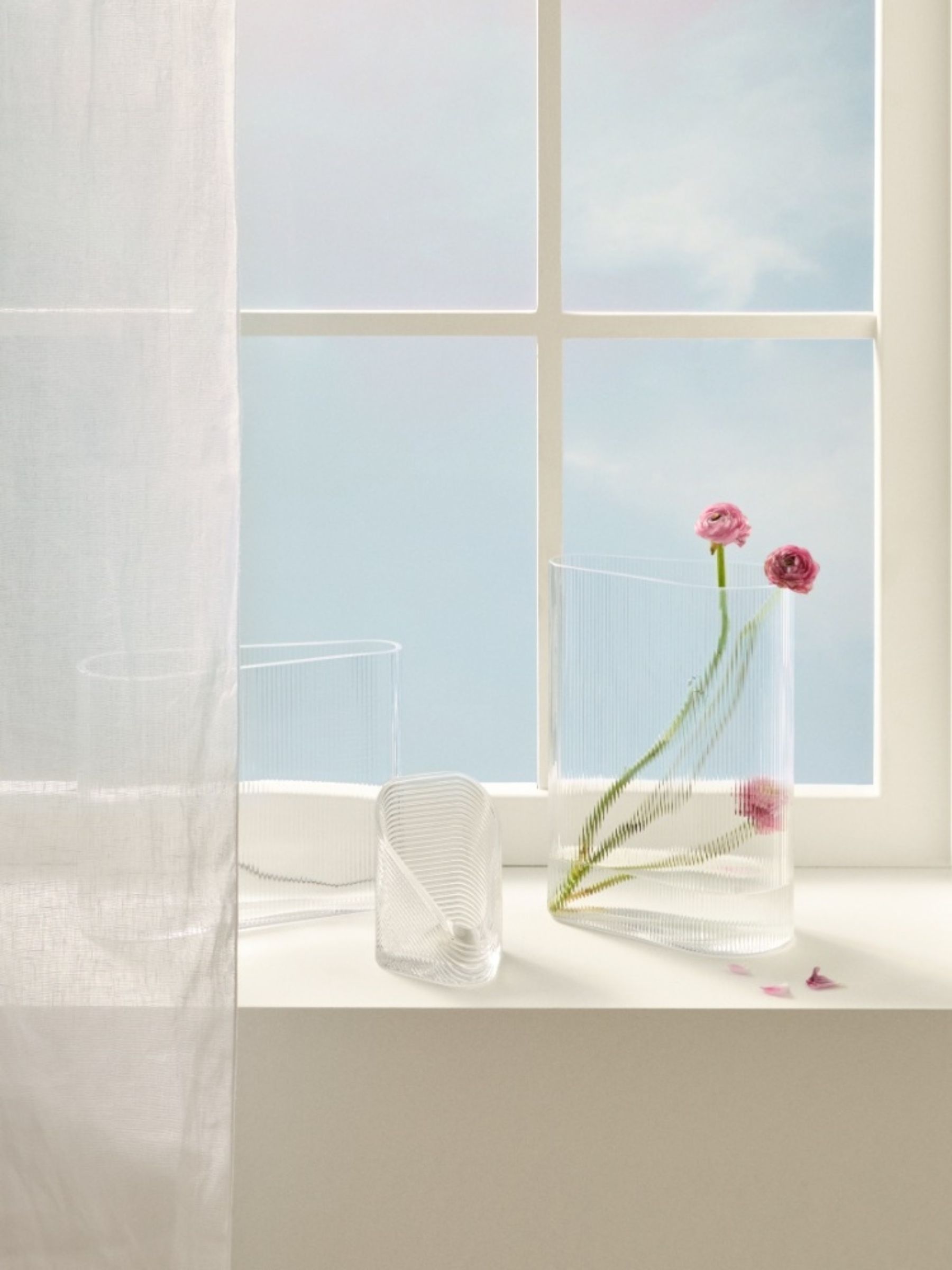 Nude Clear Mist Tall Vase - Image 4 of 4