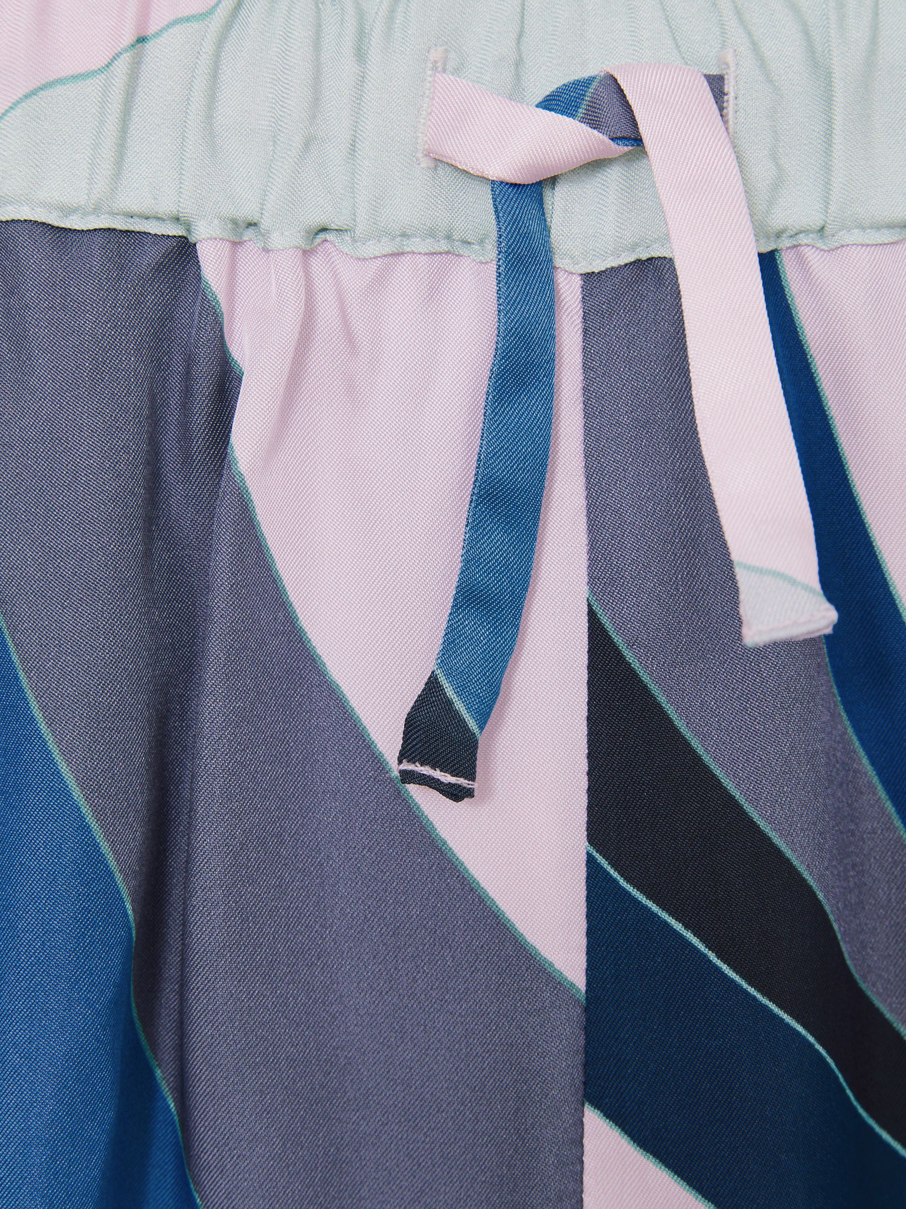 Printed Drawstring-Waist Shorts in Blue Print - Image 5 of 5