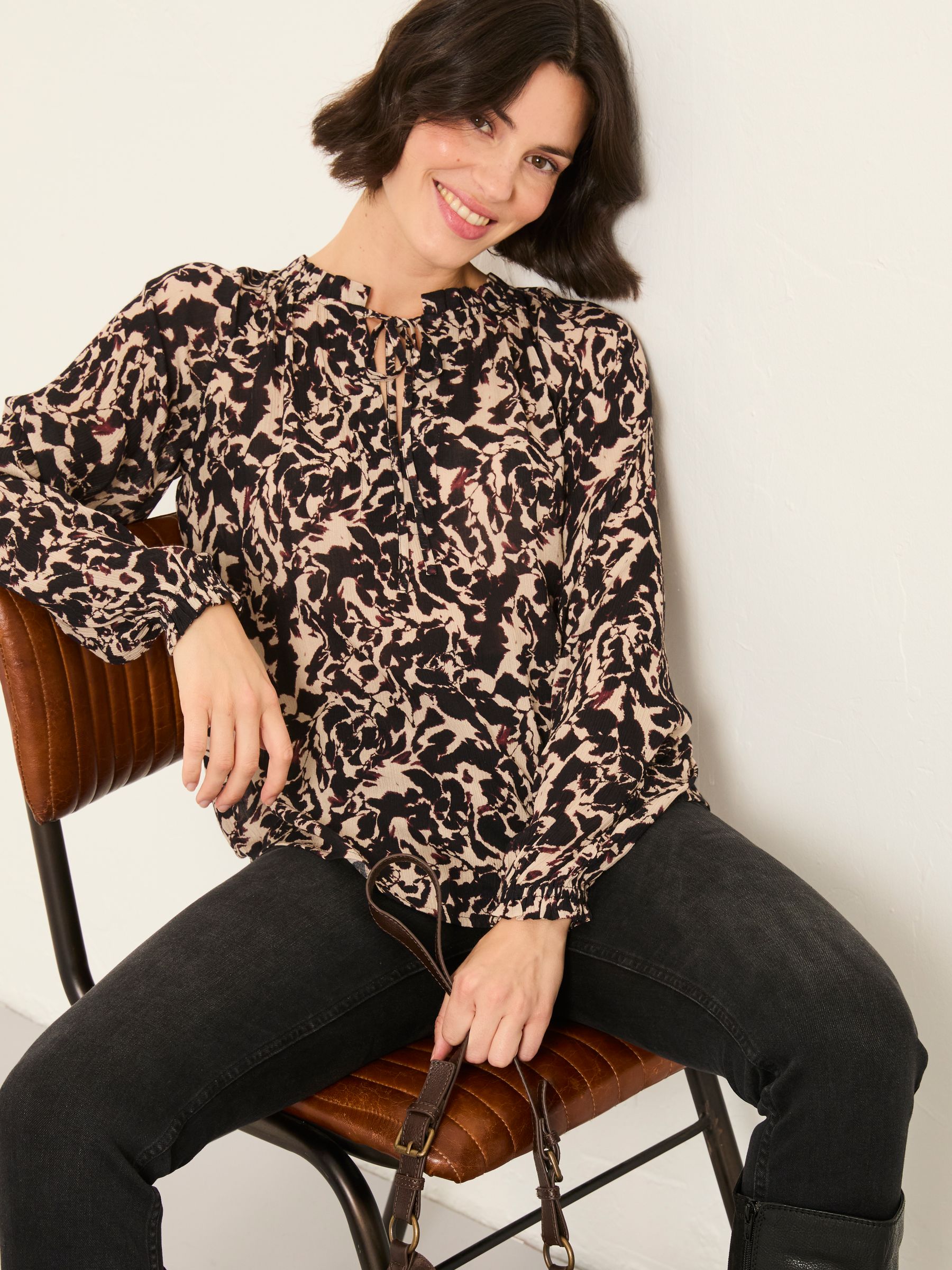 Rethread Mint Velvet Star T Shirt Lil Black Animal Swirl Blouse