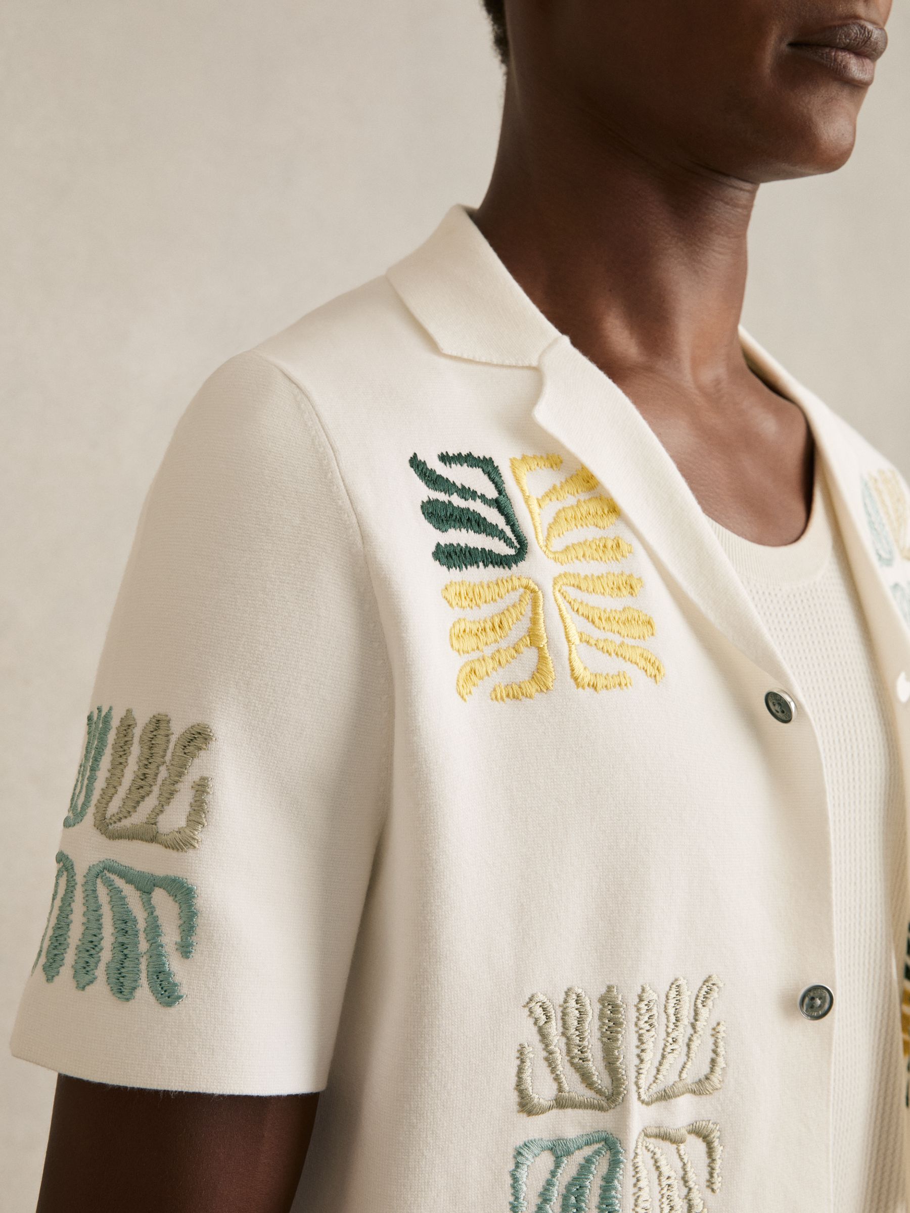 Reef-Embroidery Cuban-Collar Shirt in Optic White - Image 4 of 6