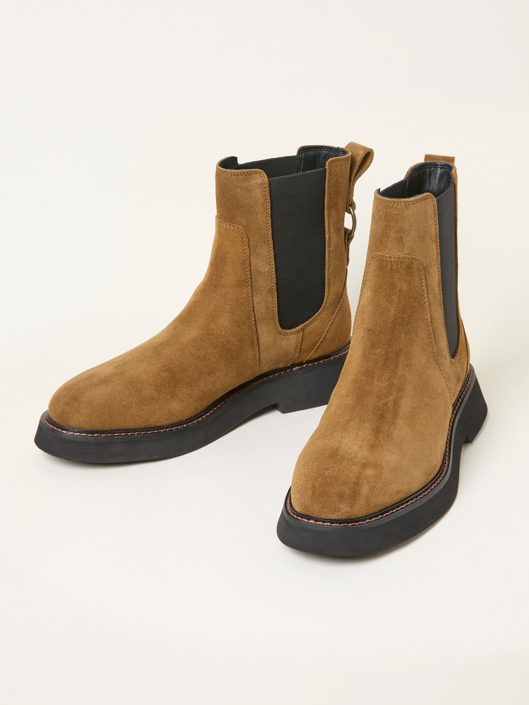 Rowe Tan Brown Chelsea Boot - Image 2 of 3