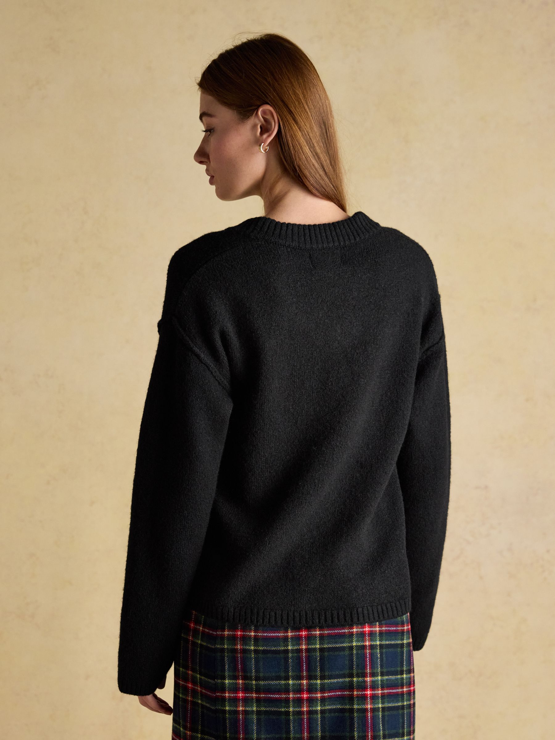 Hannah Black V-Neck Relaxed Fit Jumper - Image 2 of 8 Hannah Black V-Neck Relaxed Fit Jumper - Image 2 of 8