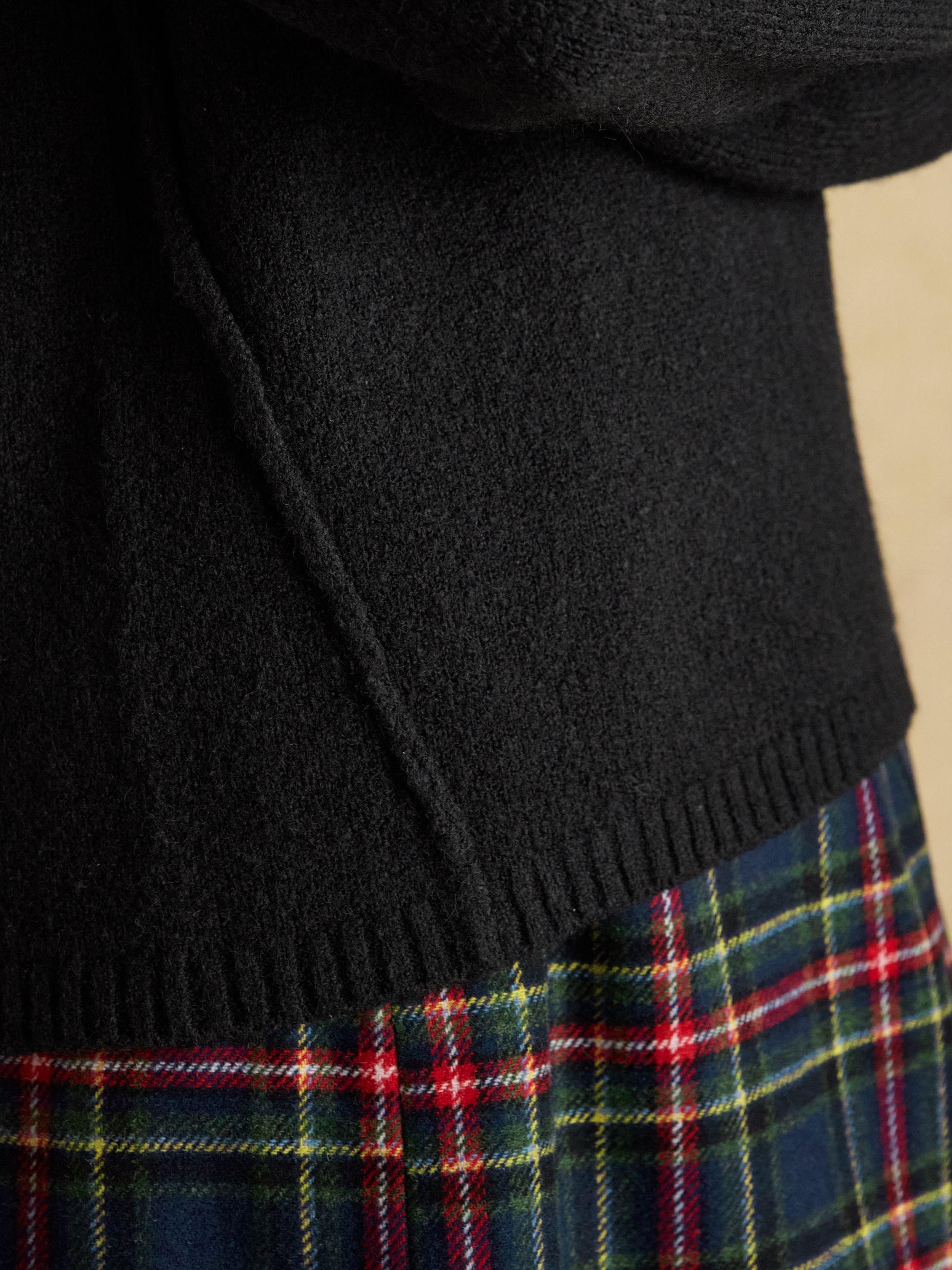 Hannah Black V-Neck Relaxed Fit Jumper - Image 7 of 8