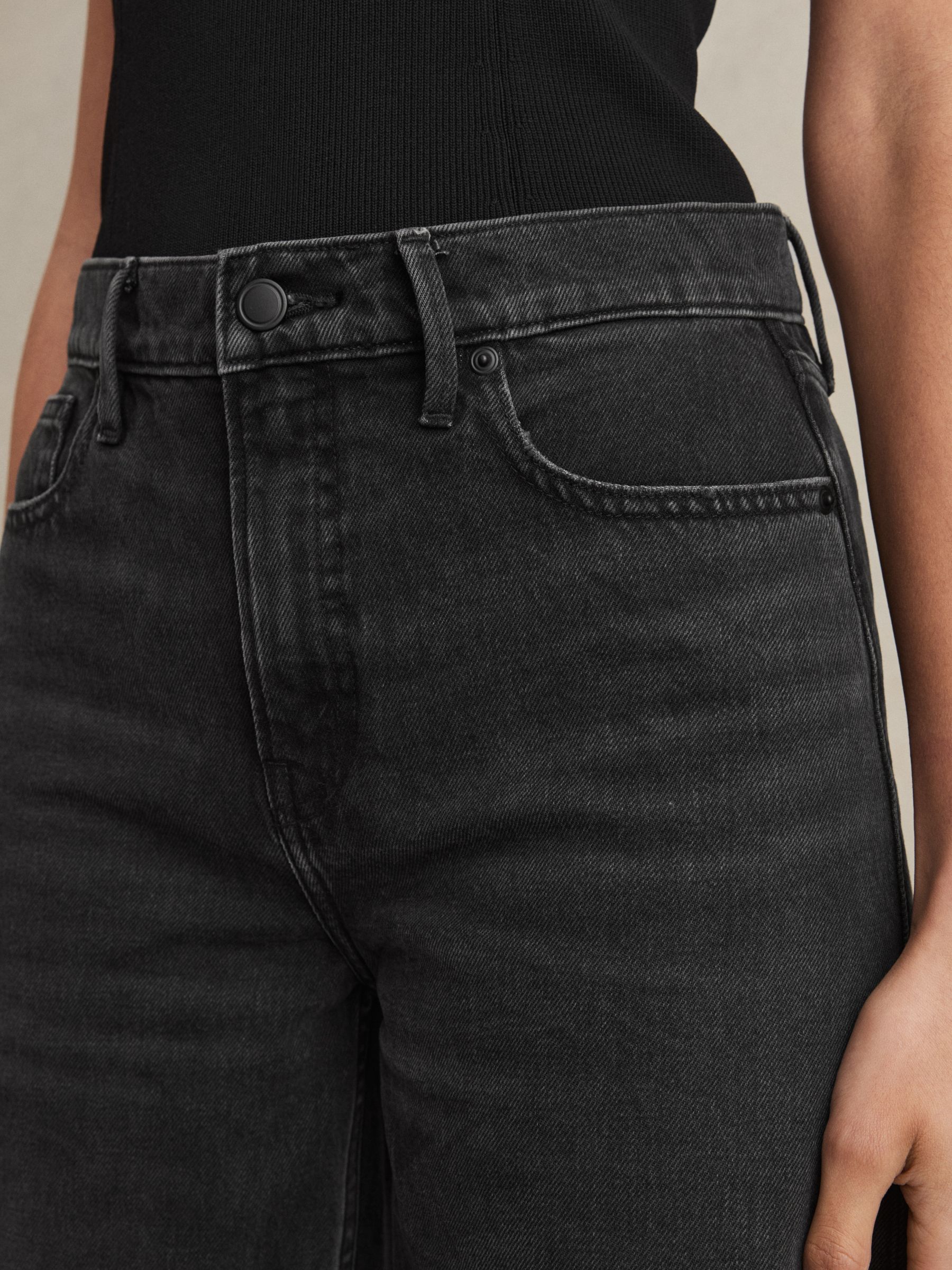 Good American Relaxed Barrel Jeans in Black - image 4