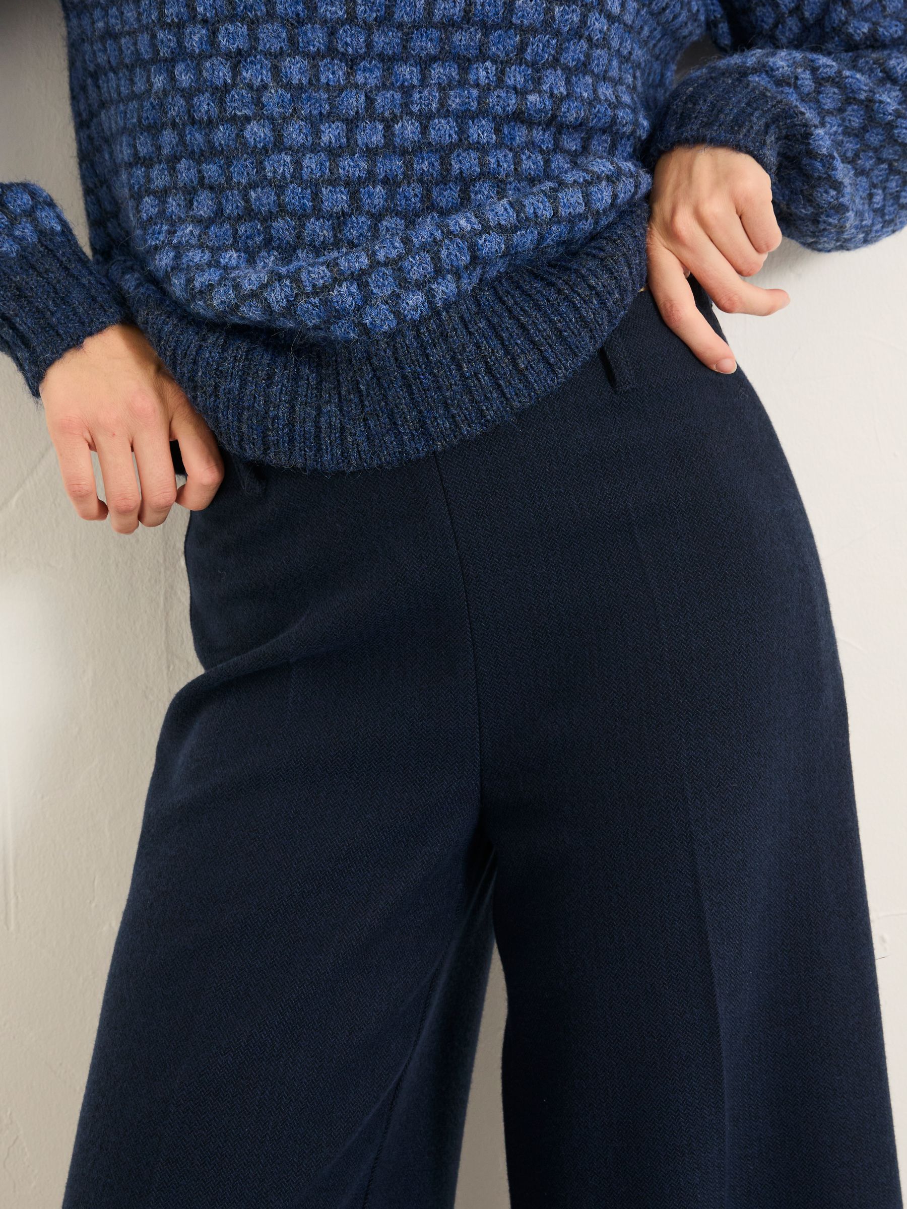 Dolly Navy Cropped Trouser - Image 4 of 8