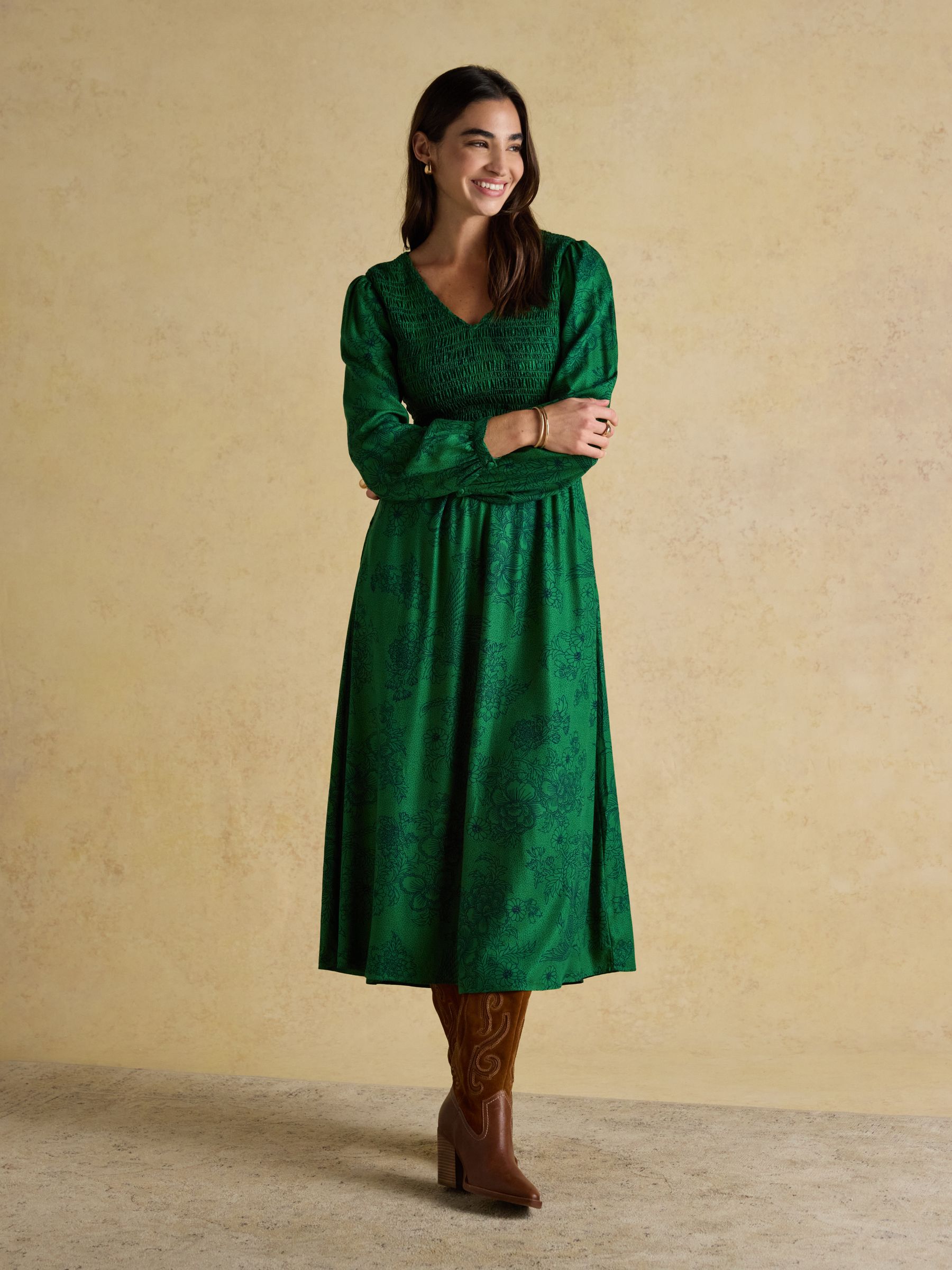 Lilliana Green Shirred V-Neck Long Sleeve Midi Print Dress - Image 1 of 7 Lilliana Green Shirred V-Neck Long Sleeve Midi Print Dress - Image 1 of 7