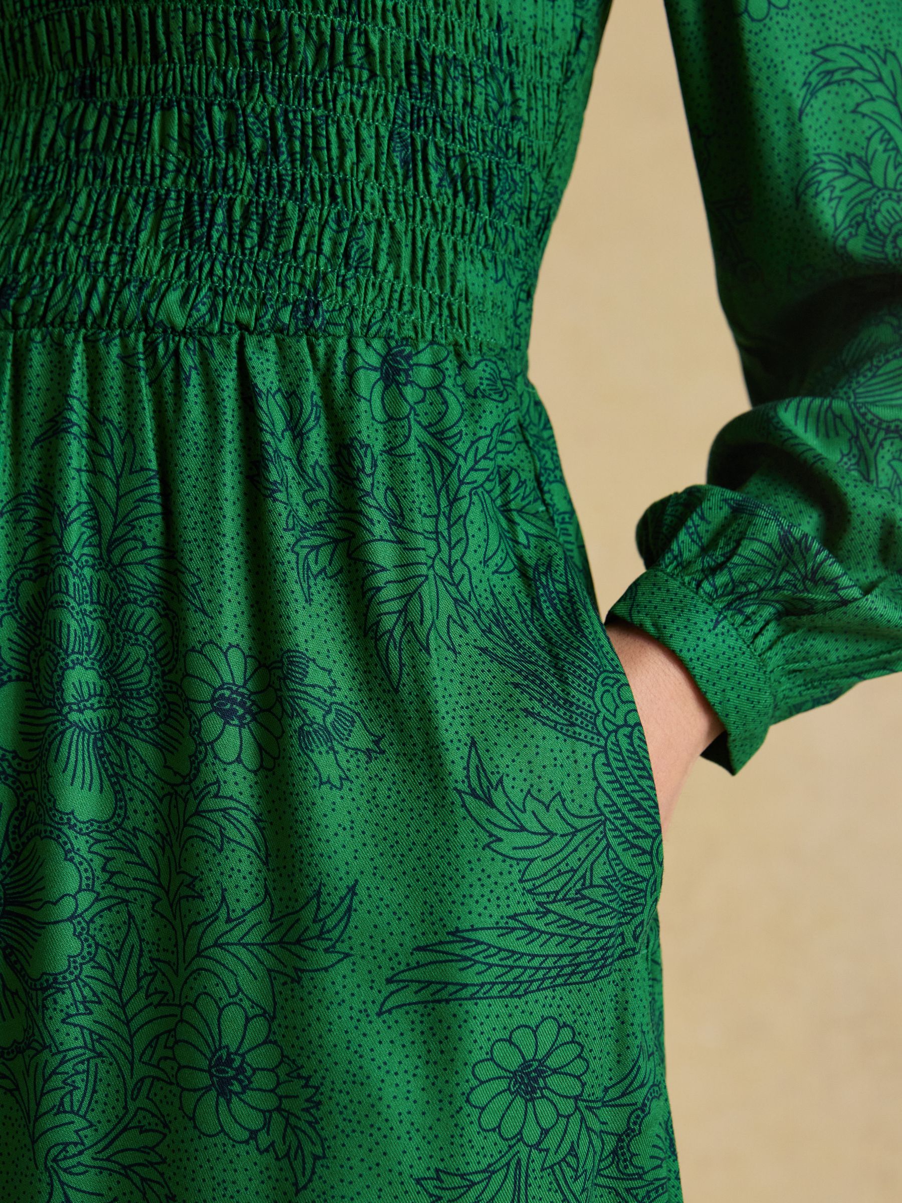 Lilliana Green Shirred V-Neck Long Sleeve Midi Print Dress - Image 5 of 7