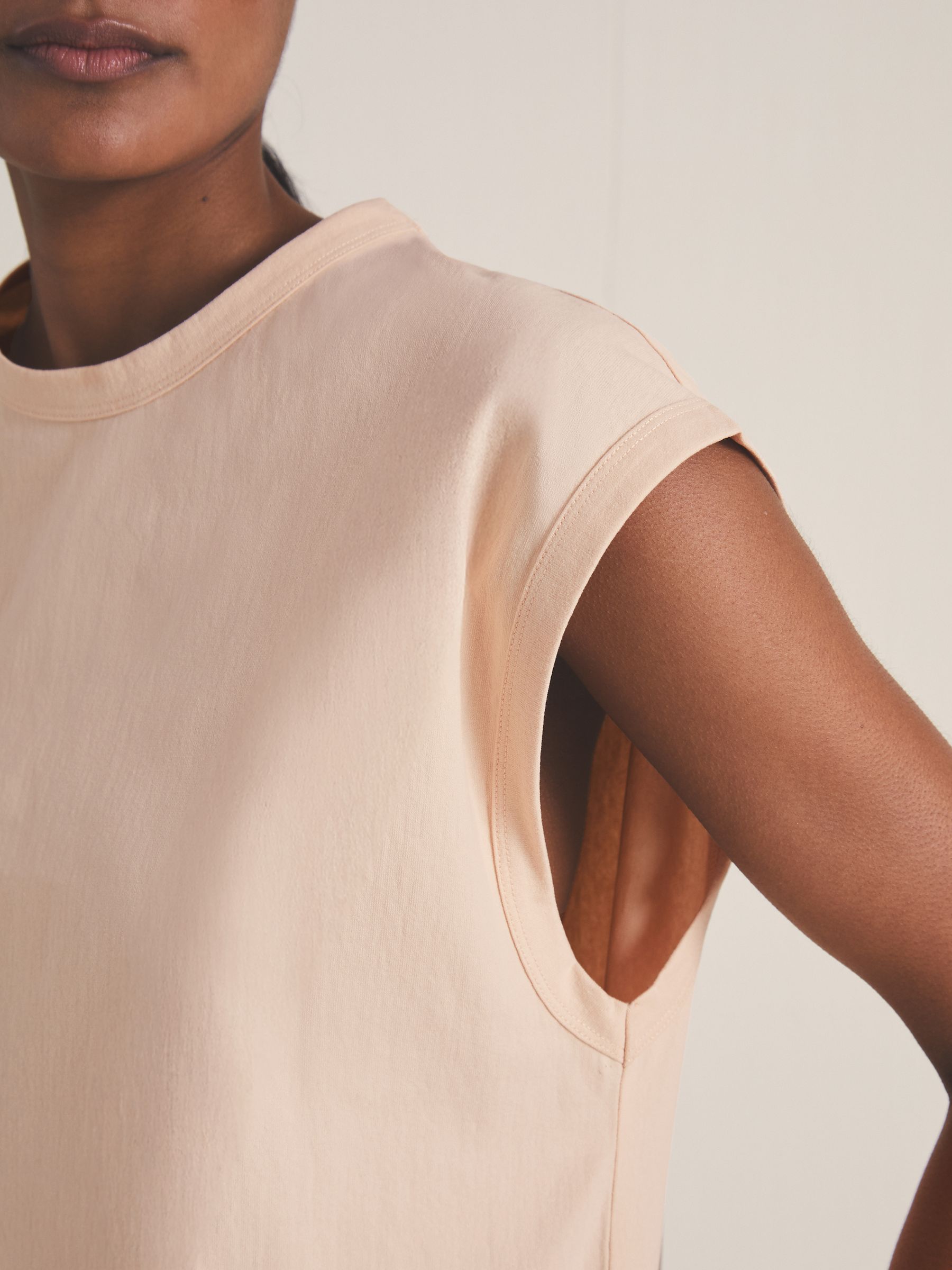 Reiss | Les 100 Ciels Oversize Vest in Peach - Image 3 of 5
