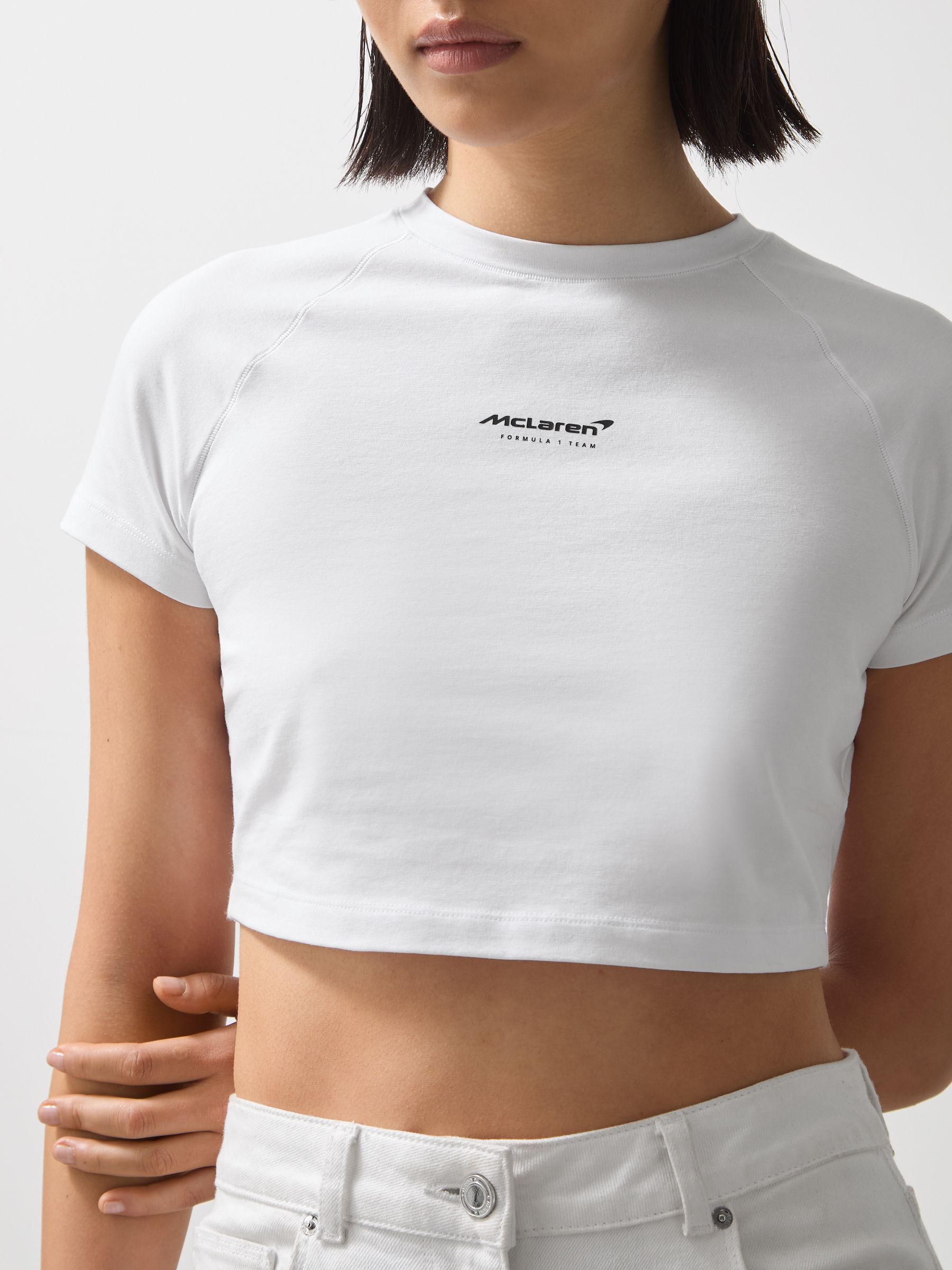 McLaren F1 Team Cropped Logo T-Shirt in White - Image 5 of 6