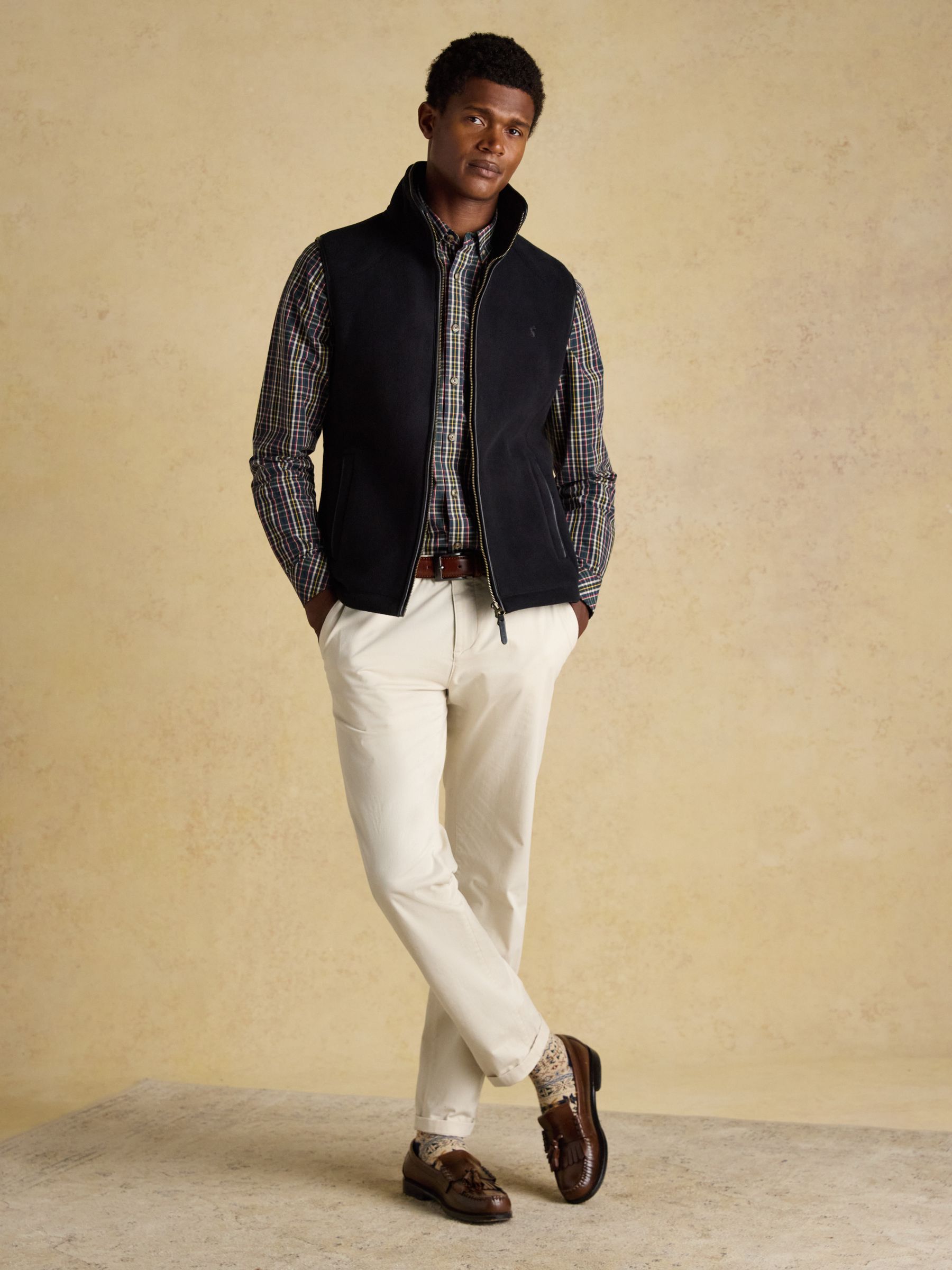 Heritage Fleece Black Gilet | Joules