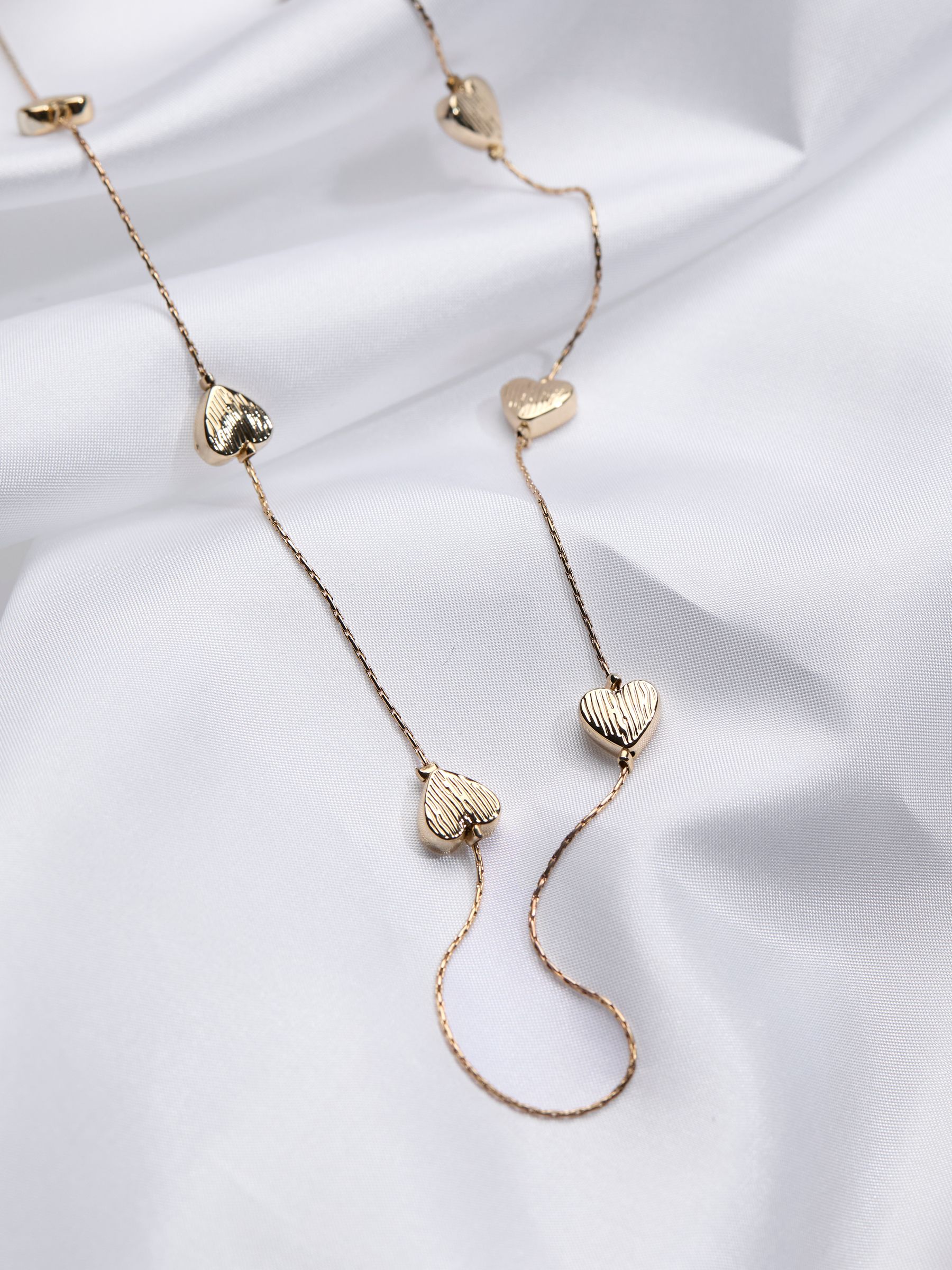 Gold Tone Heart Chain Necklace - Image 2 of 2 Gold Tone Heart Chain Necklace - Image 2 of 2