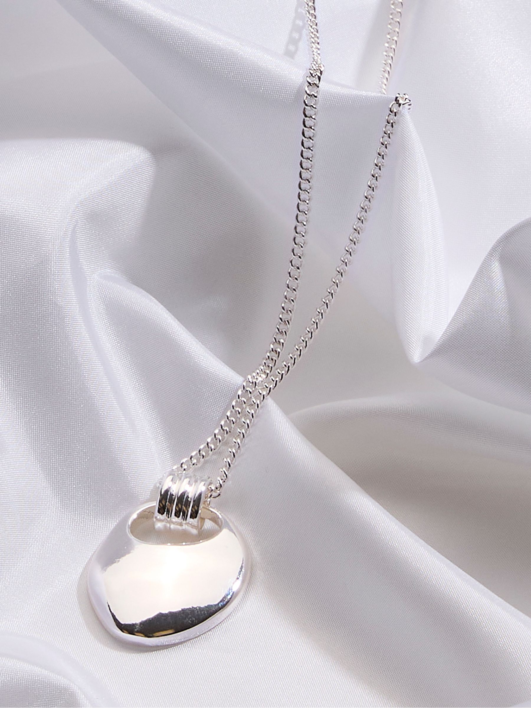 Silver Tone Pendant Necklace - Image 2 of 2 Silver Tone Pendant Necklace - Image 2 of 2