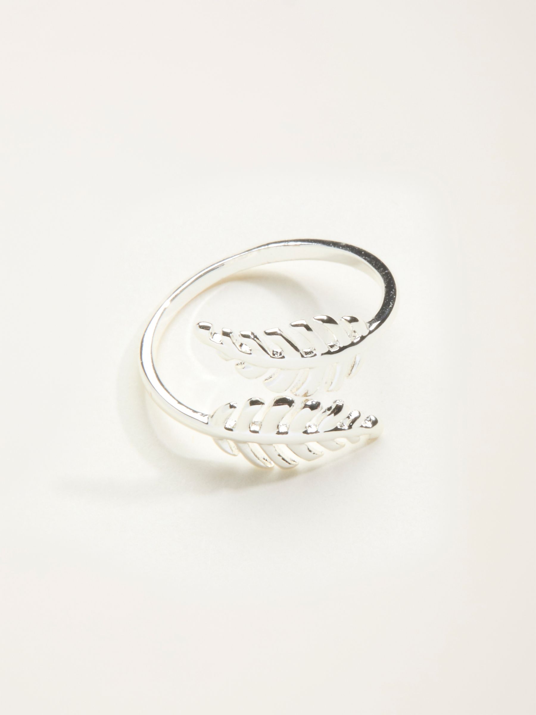 Silver Tone Leaf Ring - Image 1 of 2