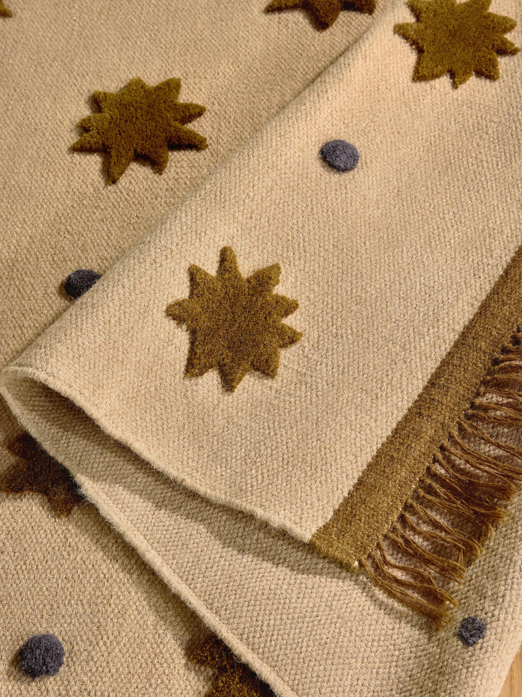 Kosmic Flat Weave Wool Tufted Rug in Natural - Image 5 of 5