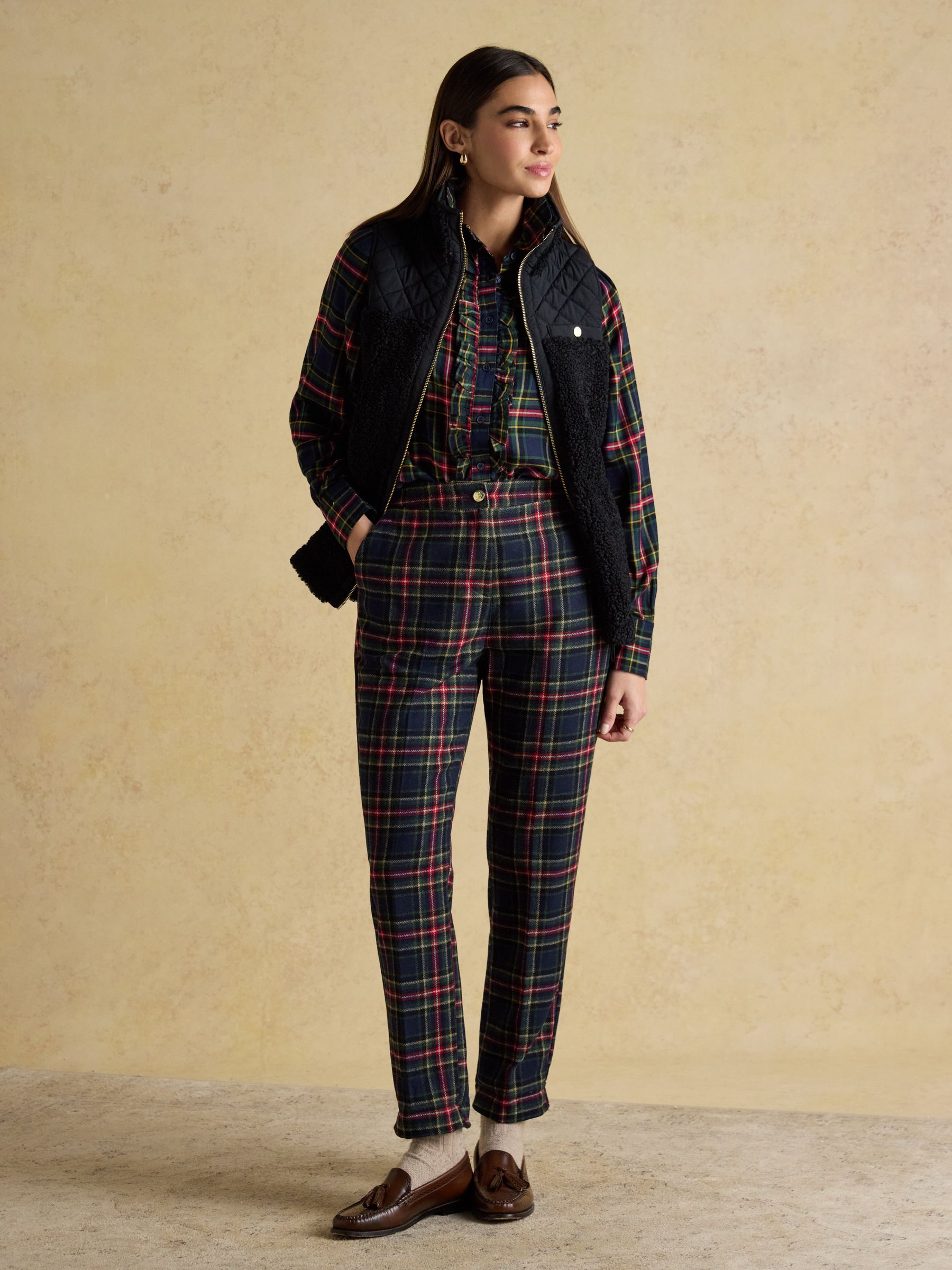 Tadworth Black Fleece Gilet - Image 3 of 9