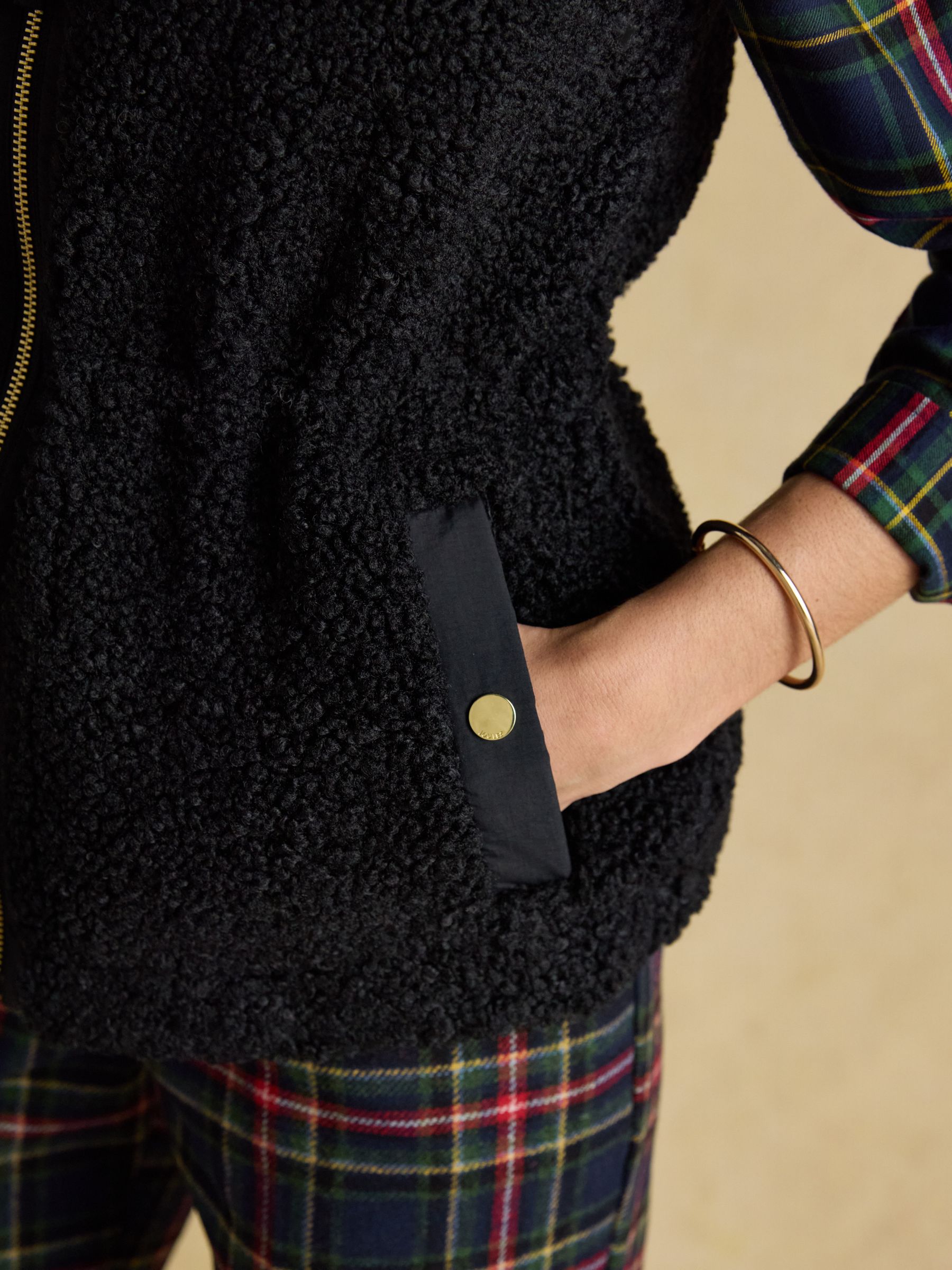 Tadworth Black Fleece Gilet - Image 5 of 9