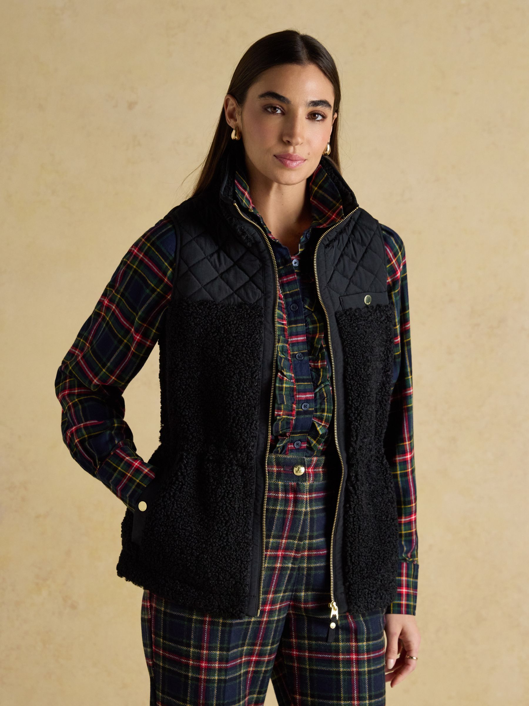 Tadworth Black Fleece Gilet - Image 6 of 9