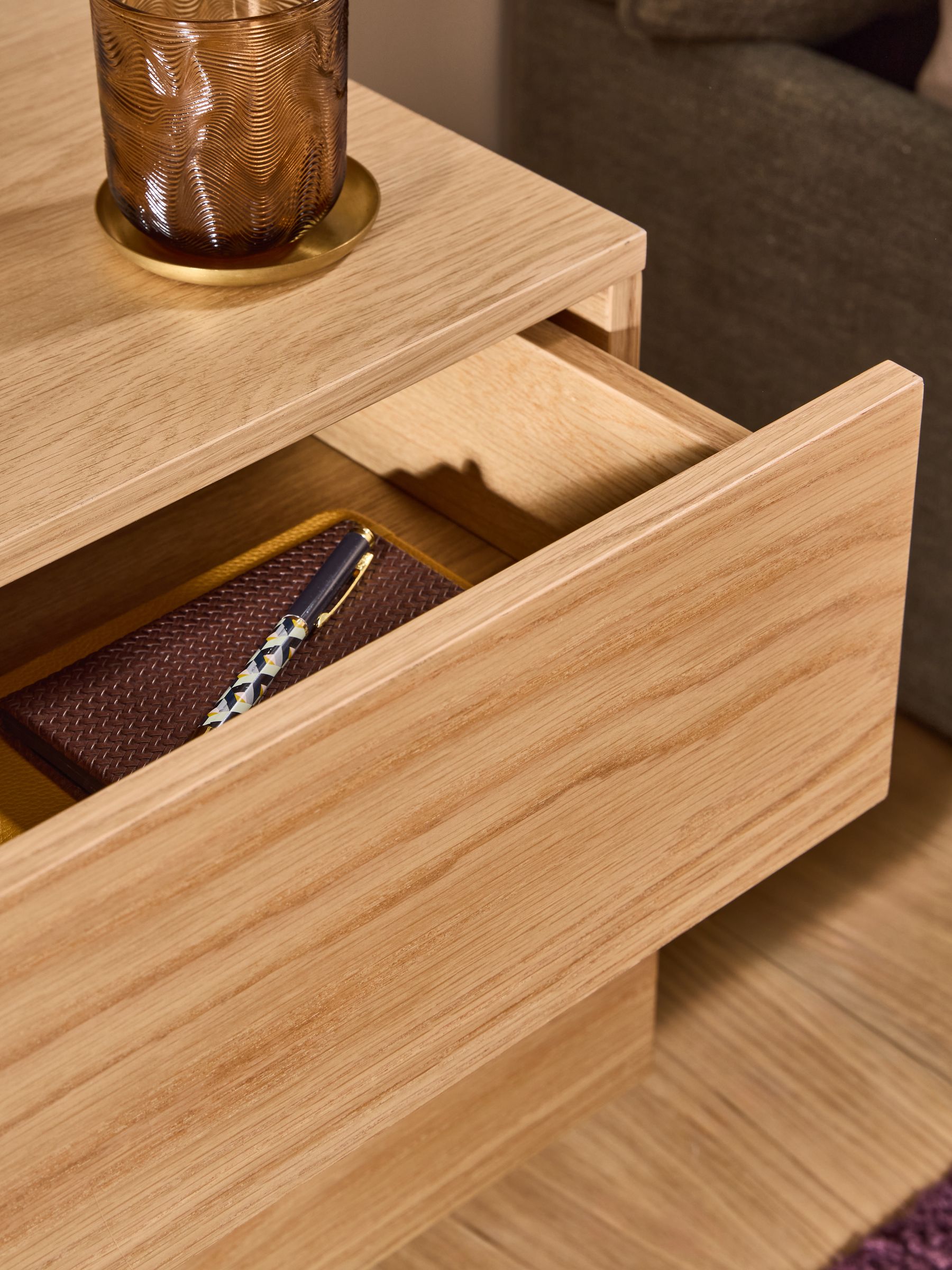 Bern Bedside Table in Oak - Image 2 of 5