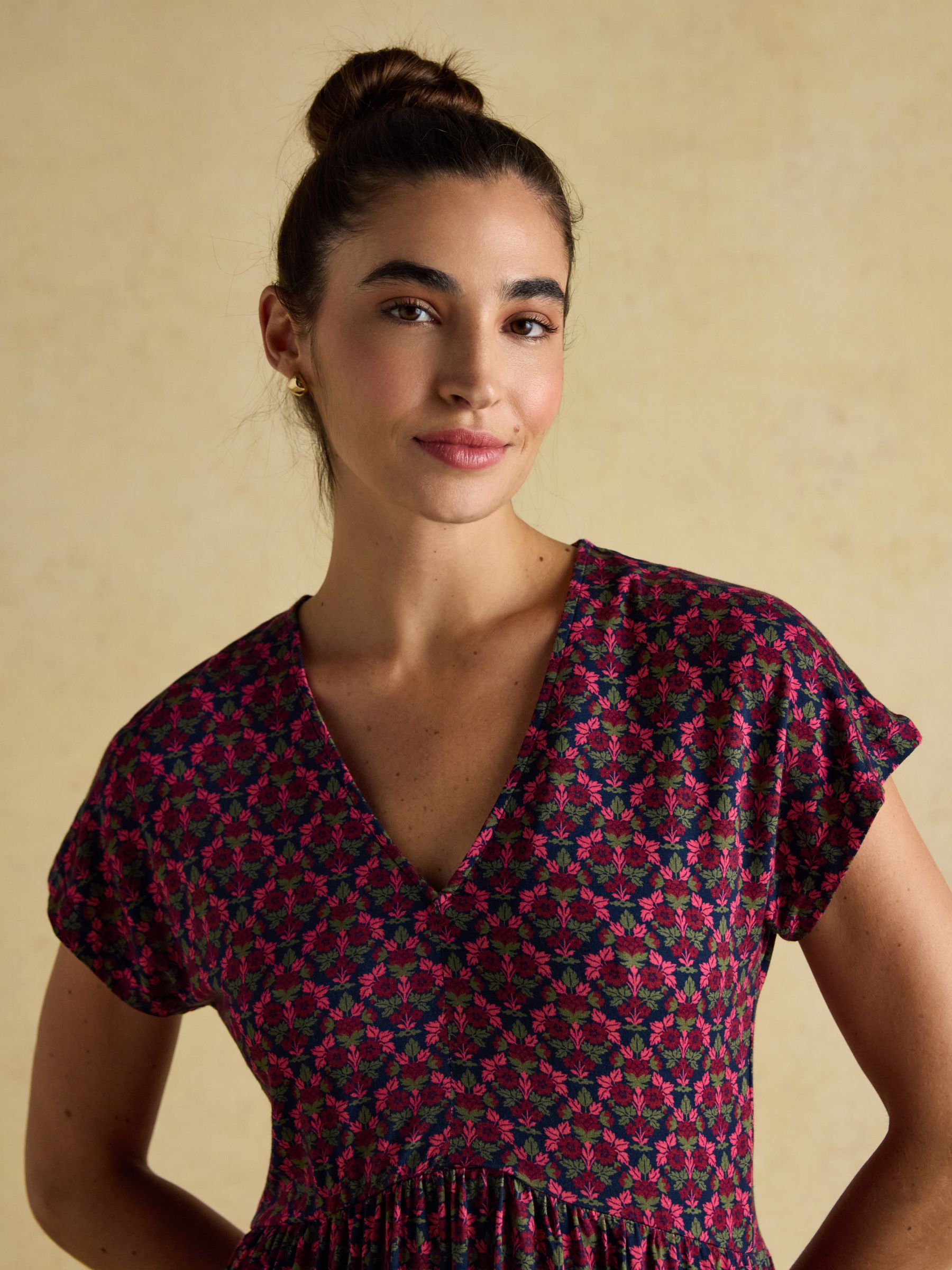 Nia Red Floral Short Sleeve V-Neck Midaxi Dress - Image 3 of 9