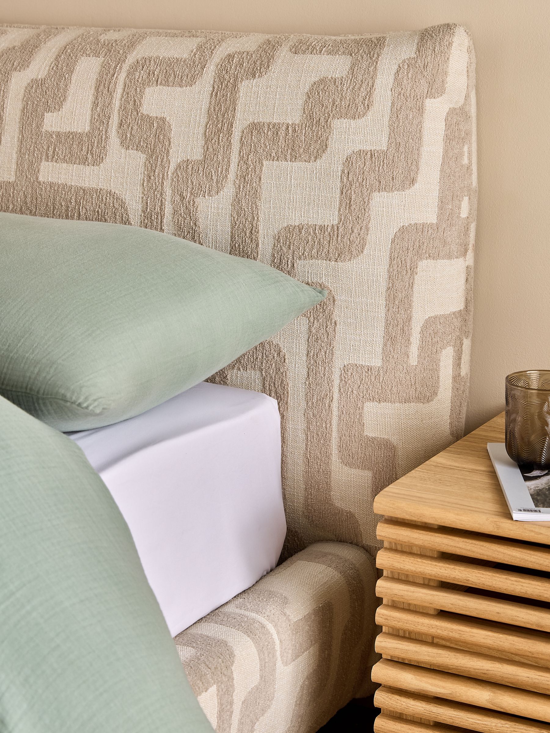 Jude Bed in Clyde Abstract Natural Sand - Image 3 of 3