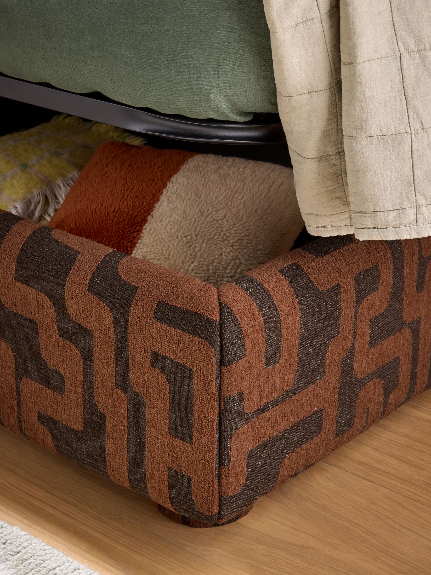Hanson Ottoman Storage Bed in Clyde Abstract Chocolate Brown - Image 3 of 3