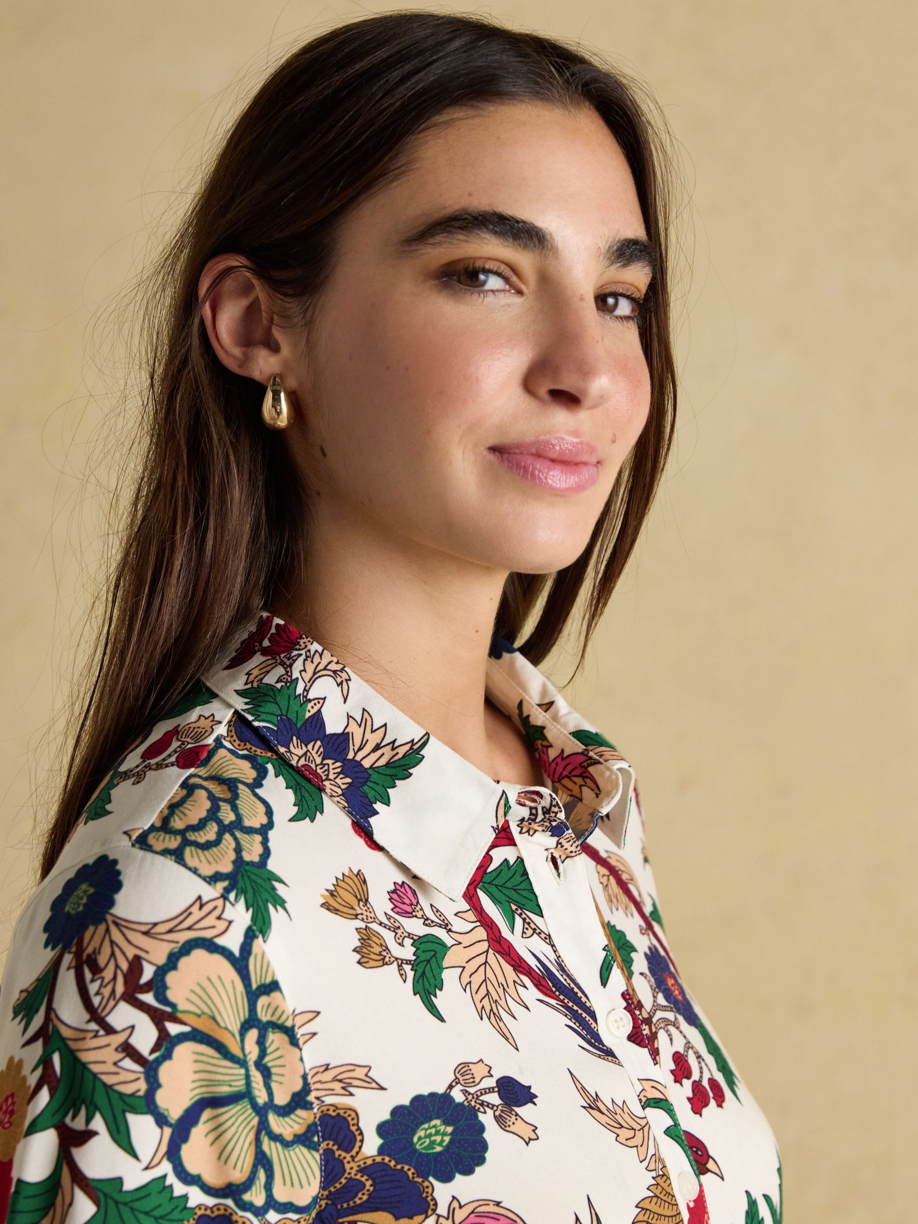 Elvina Cream Floral Relaxed Fit Shirt - Image 3 of 8