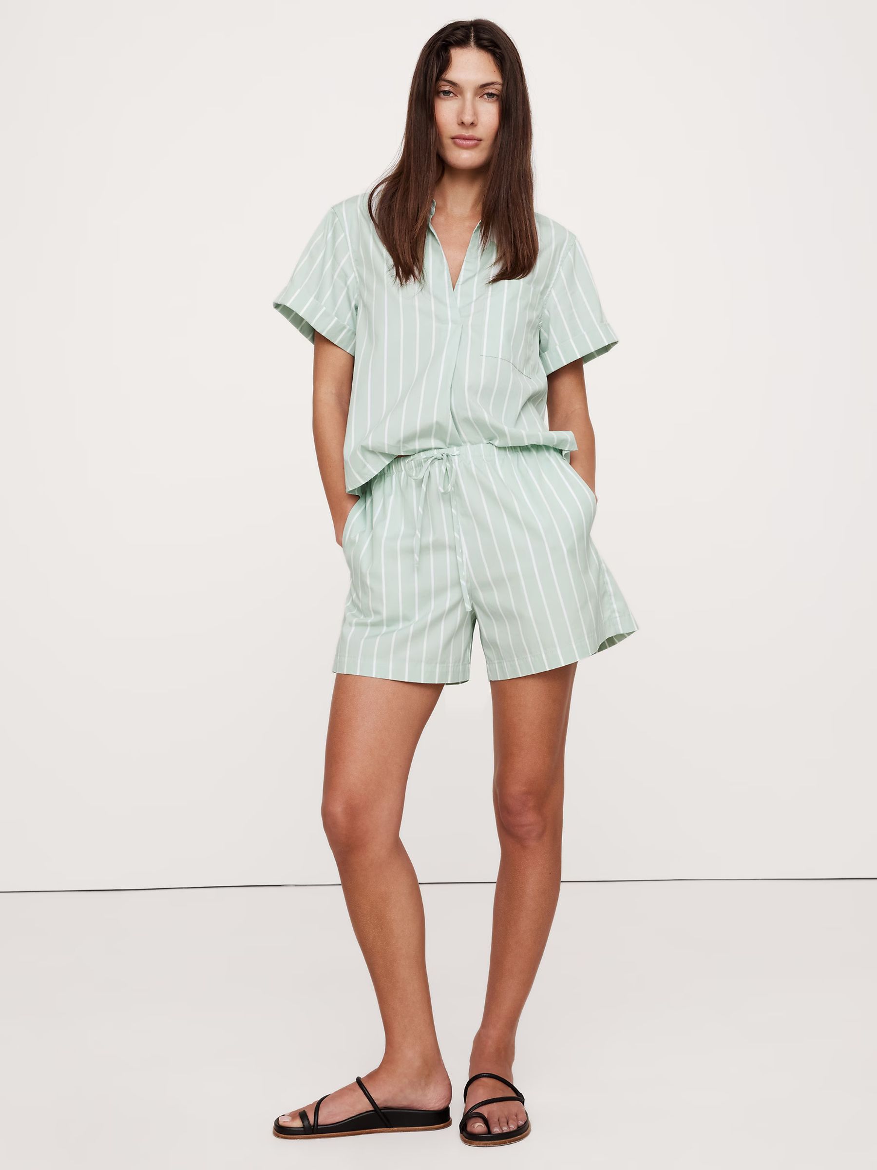 Banana Republic Green Easy Poplin Linen Shorts - Image 1 of 4