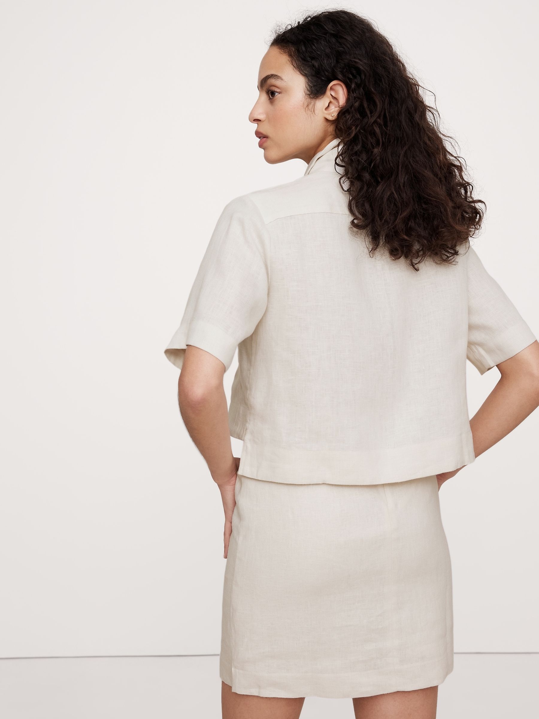 Banana Republic Beige Boxy Linen Cropped Shirt - Image 2 of 5