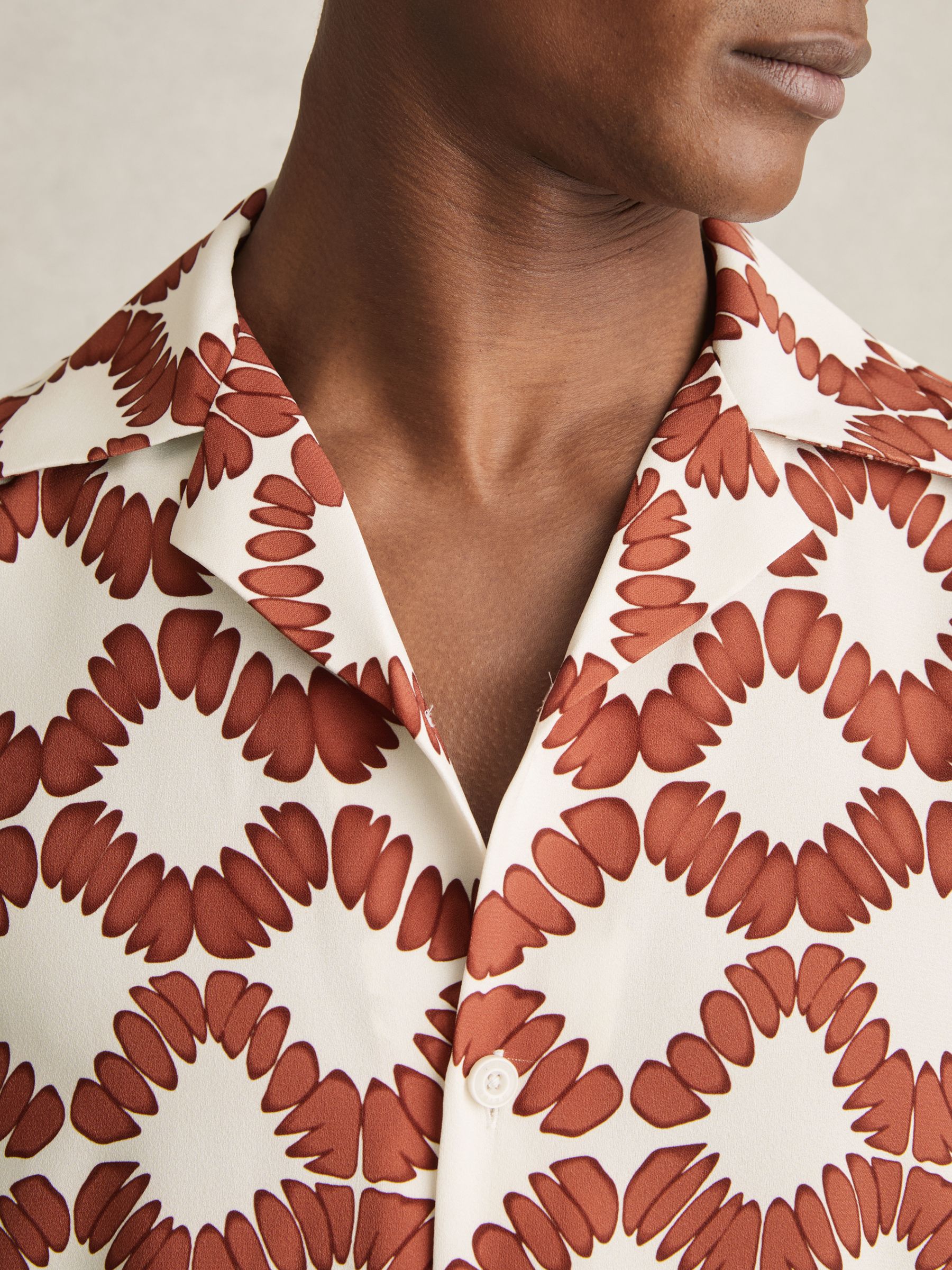 Abstract Floral Print Cuban Shirt in Off White/Rust - Image 4 of 6