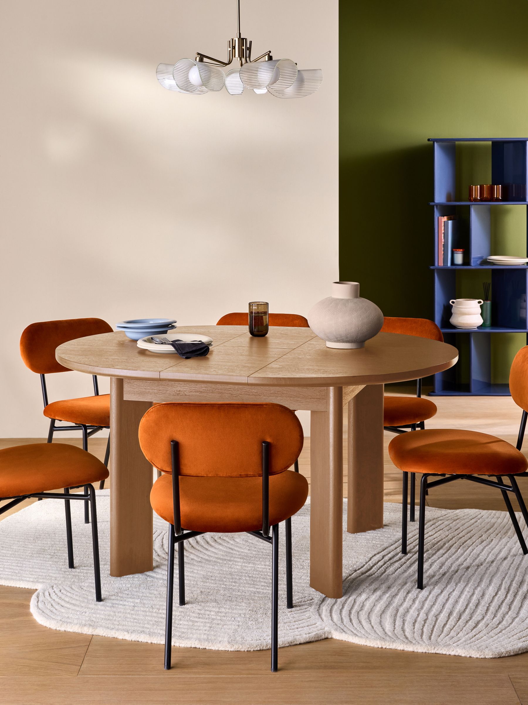 Zeke 4 to 6 Seater Extending Rectangular Seater Dining Table in Oak Effect - Image 2 of 7