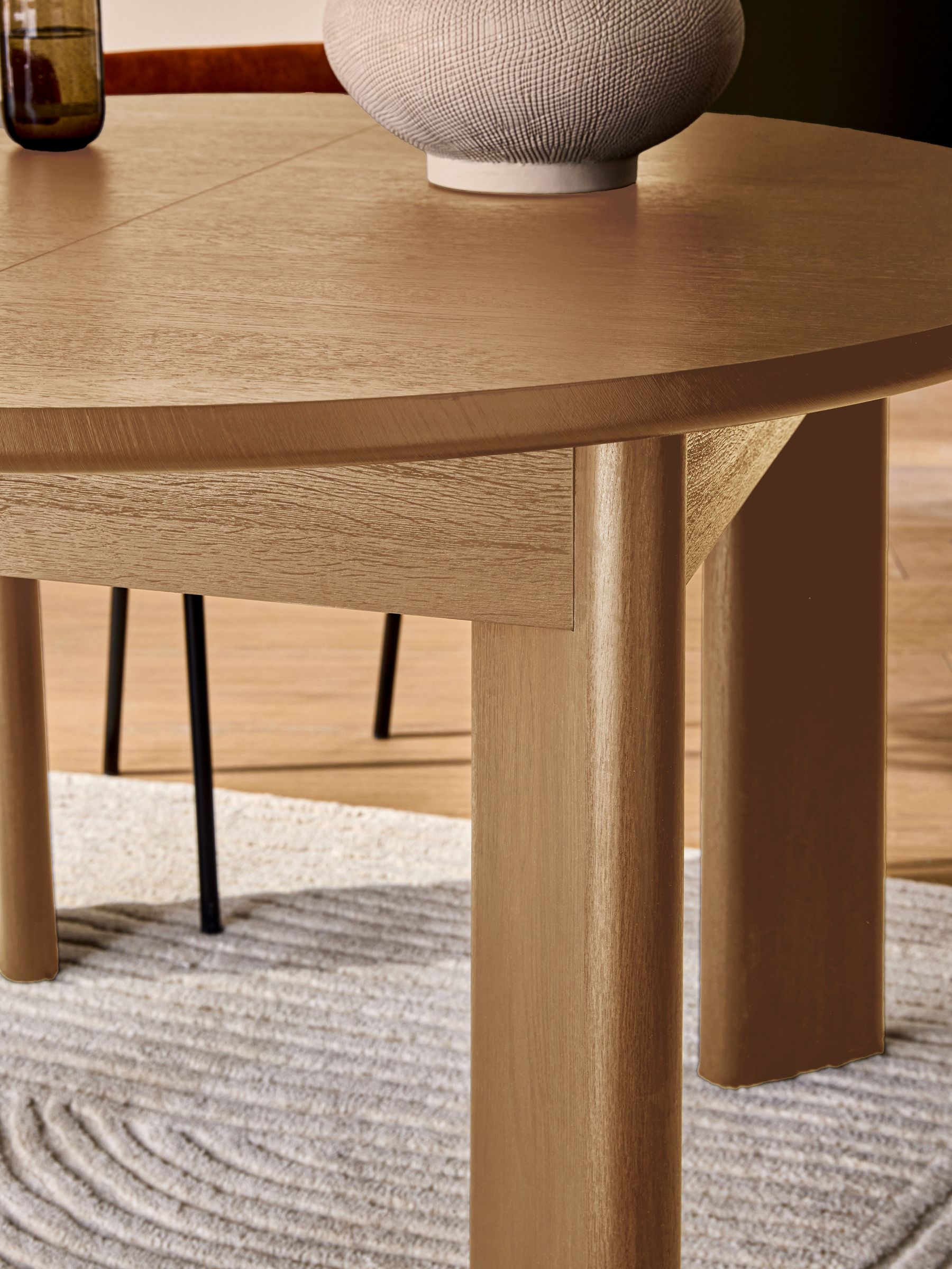 Zeke 4 to 6 Seater Extending Rectangular Seater Dining Table in Oak Effect - Image 3 of 7