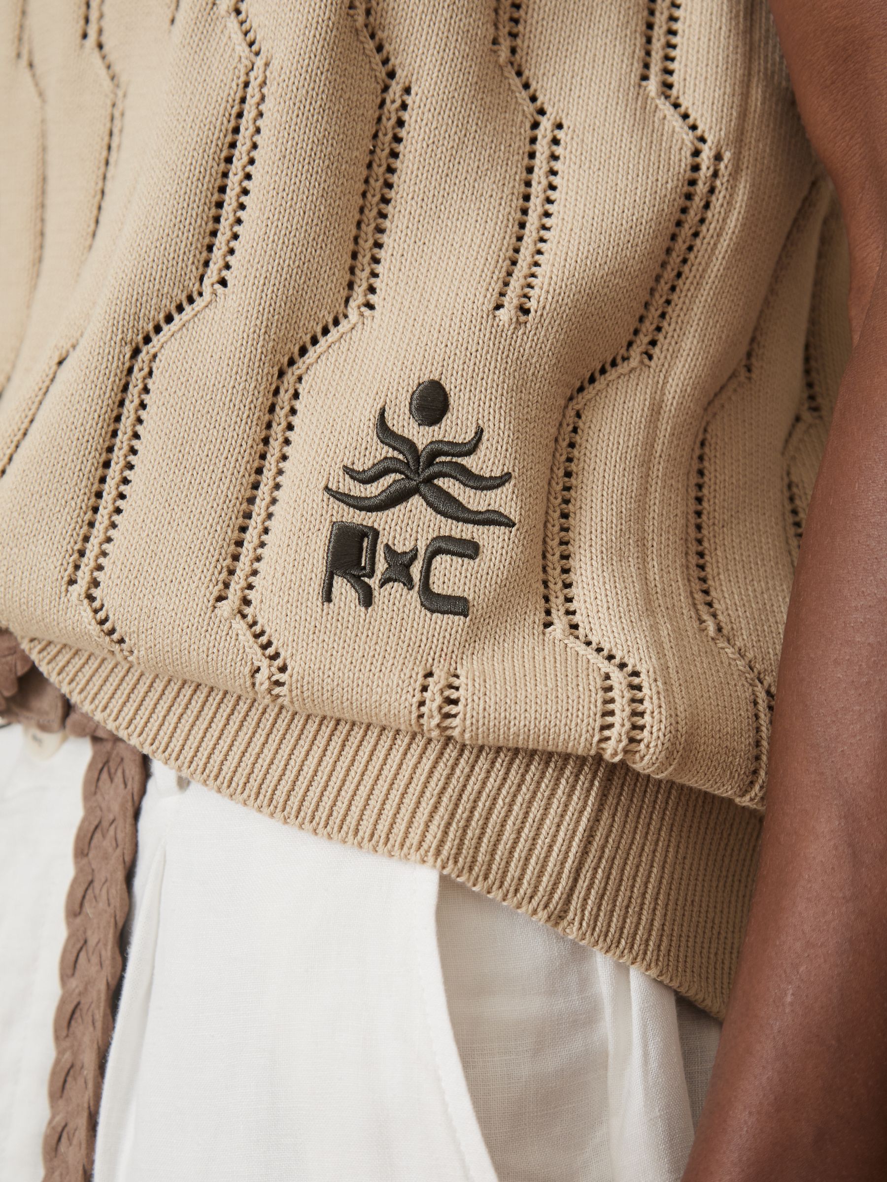 Reiss | Ché Pointelle V-Neck Vest in Stone - Image 4 of 8