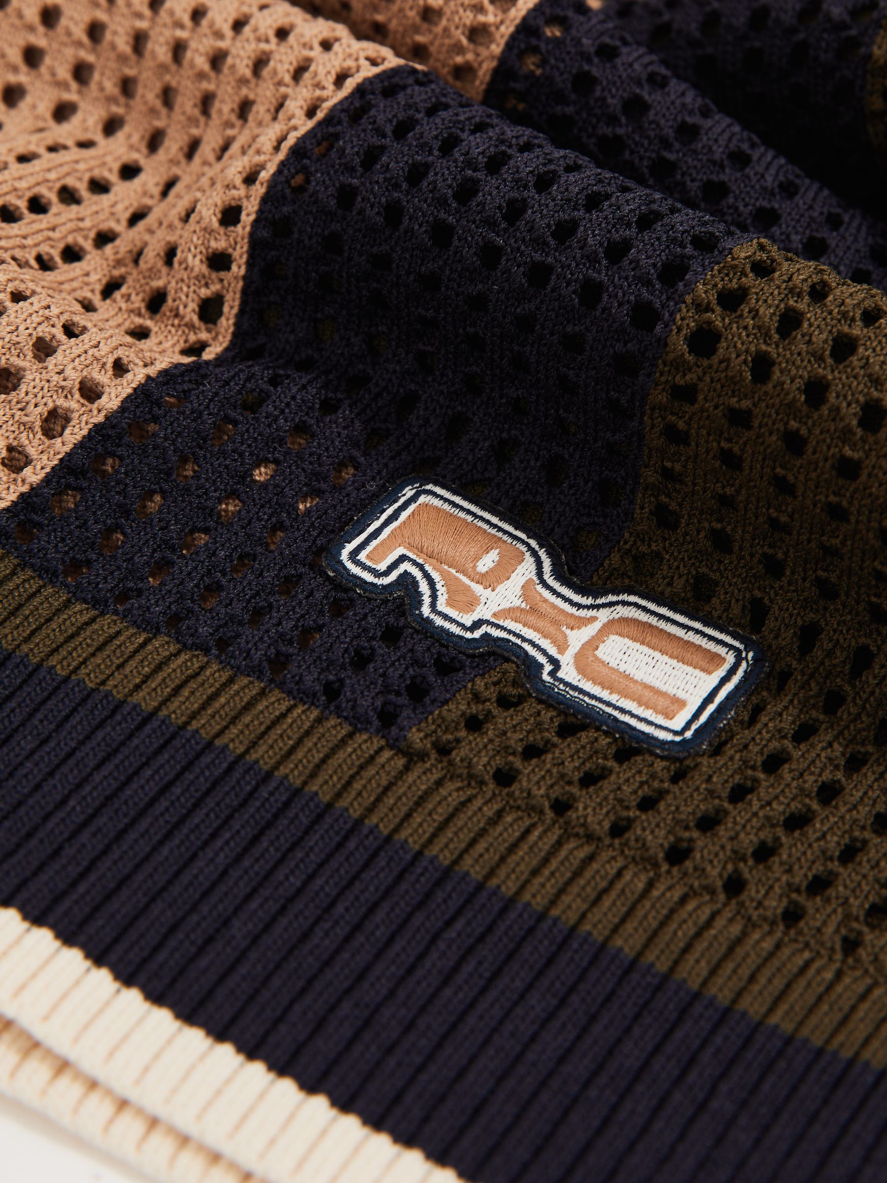 Reiss | Ché Crochet Colour-Block Shorts in Camel/Green - Image 5 of 5
