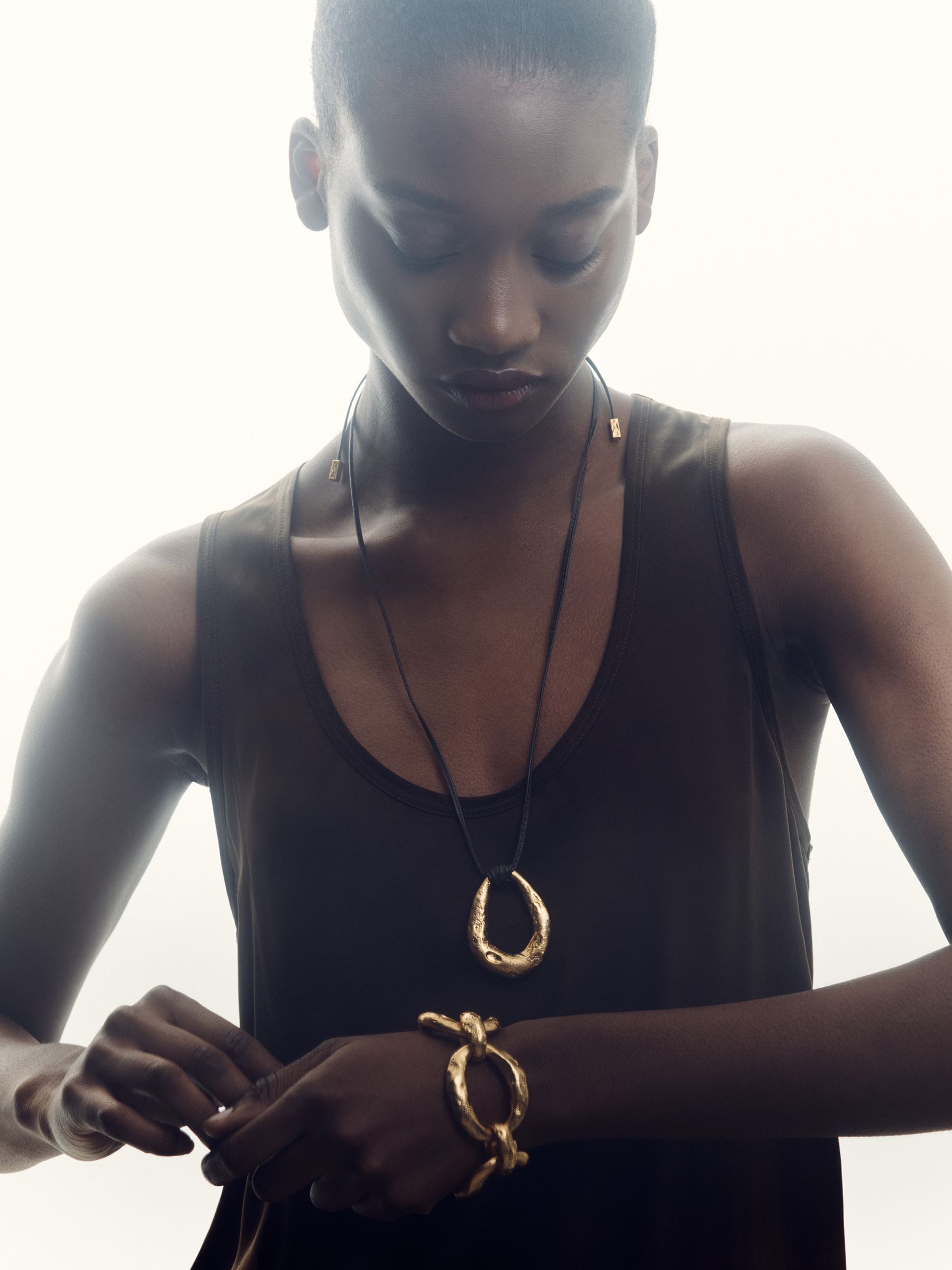 Molten Link Pendant Necklace in Gold Tone - Image 3 of 5