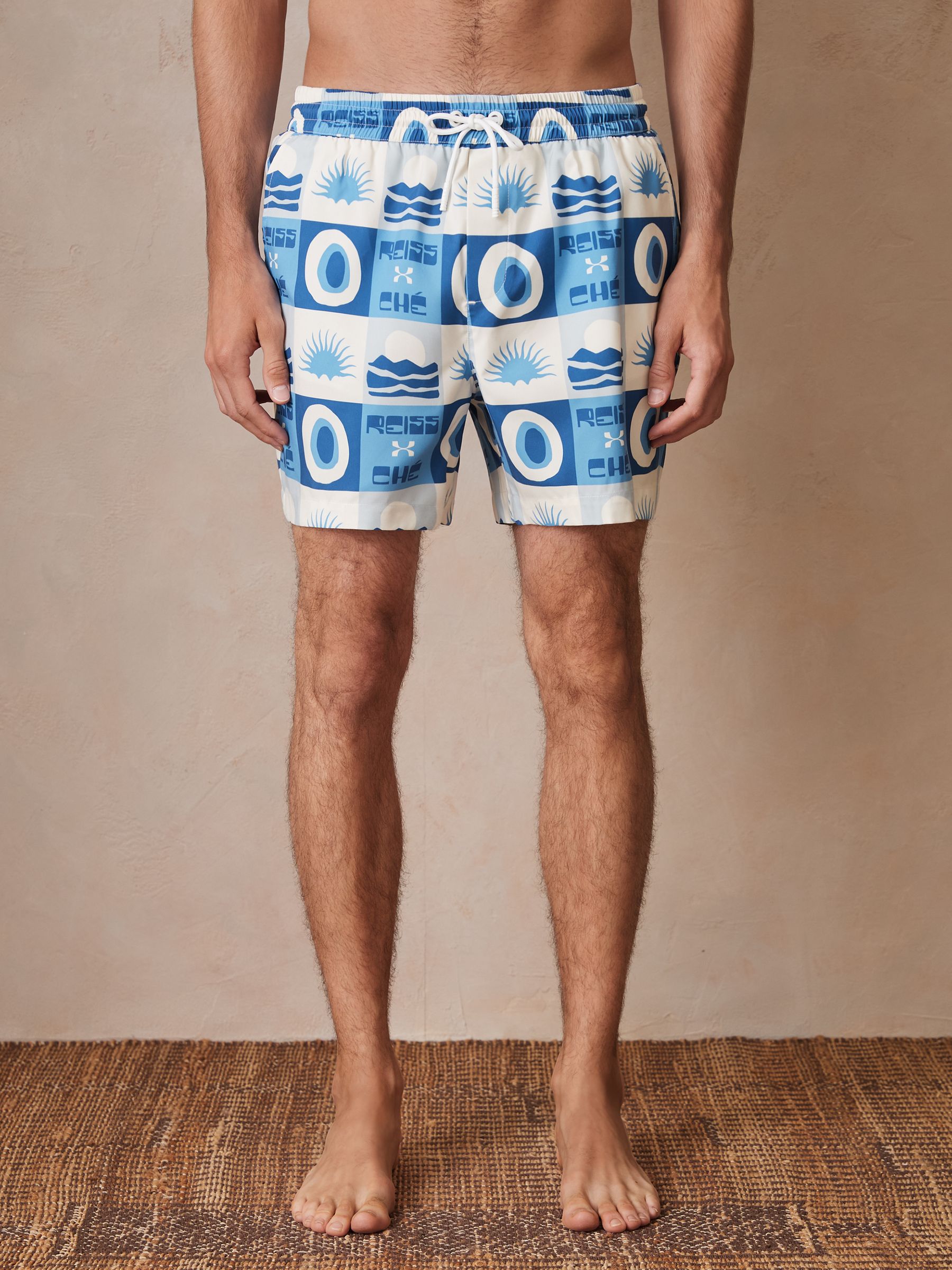 Reiss | Ché Sunset-Print Swim Shorts in Blue Multi - Image 3 of 7