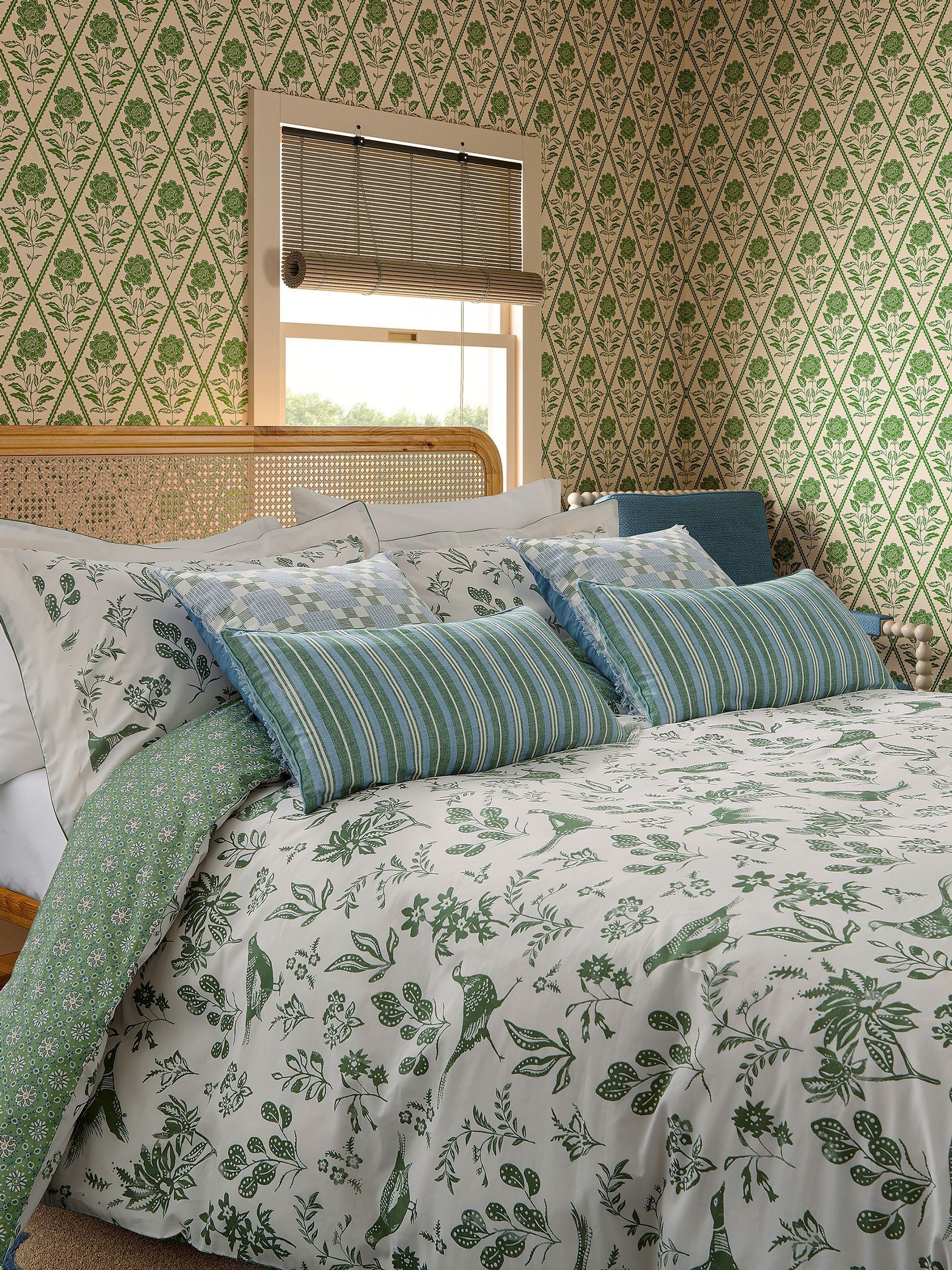 Green Festival Pheasants 100% Cotton Duvet Cover and Pillowcase Set - Image 2 of 5