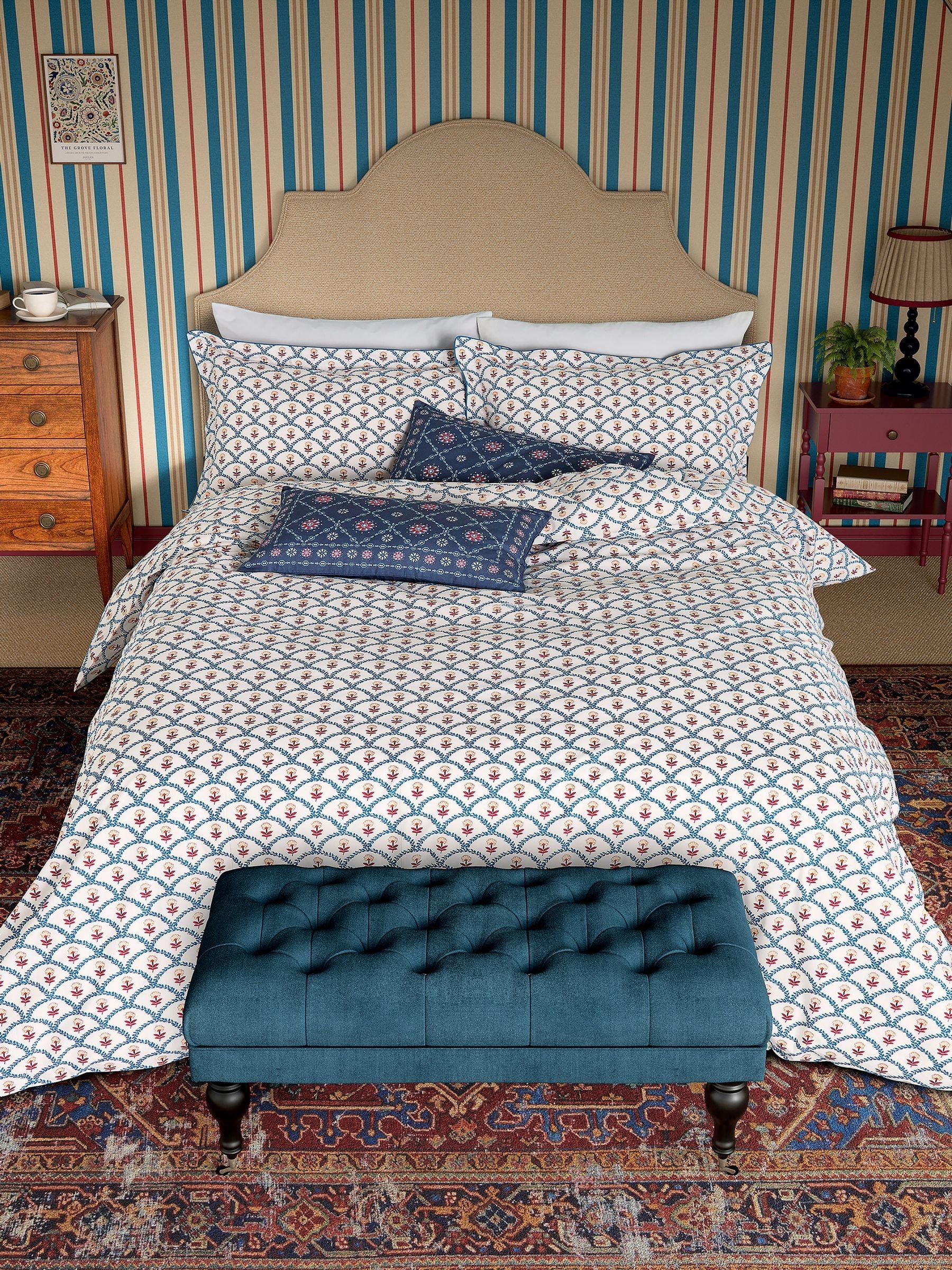 Blue Floral Scallop Duvet Cover 100% Cotton and Pillowcase Set - Image 4 of 5