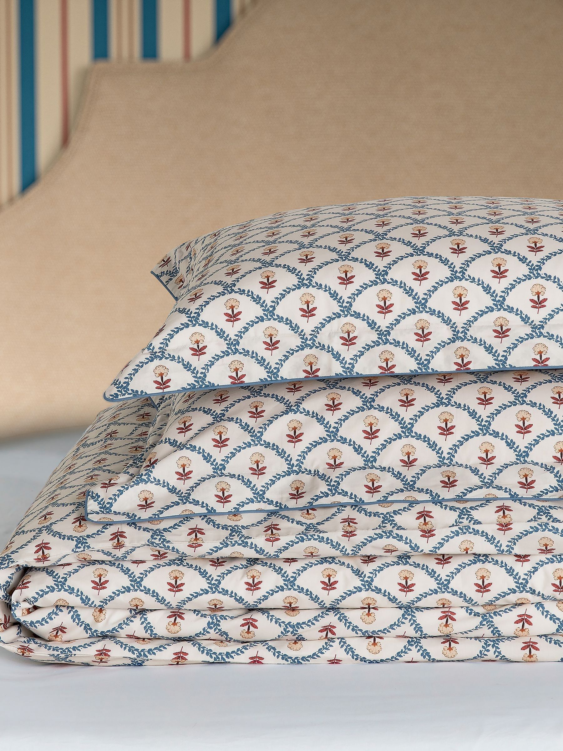 Blue Floral Scallop Duvet Cover 100% Cotton and Pillowcase Set - Image 5 of 5