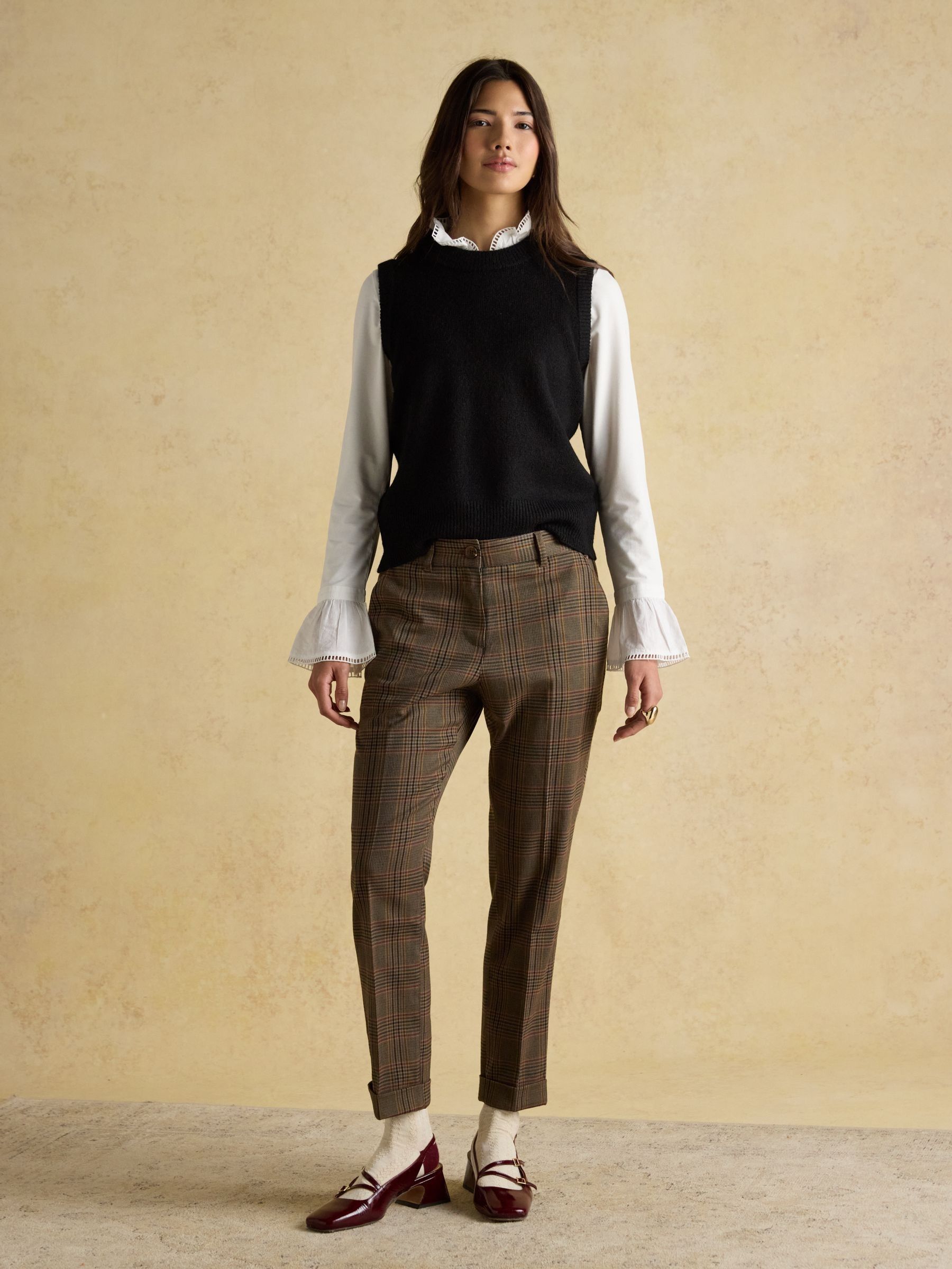 Holly Black Knitted Crew Neck Vest - Image 7 of 8