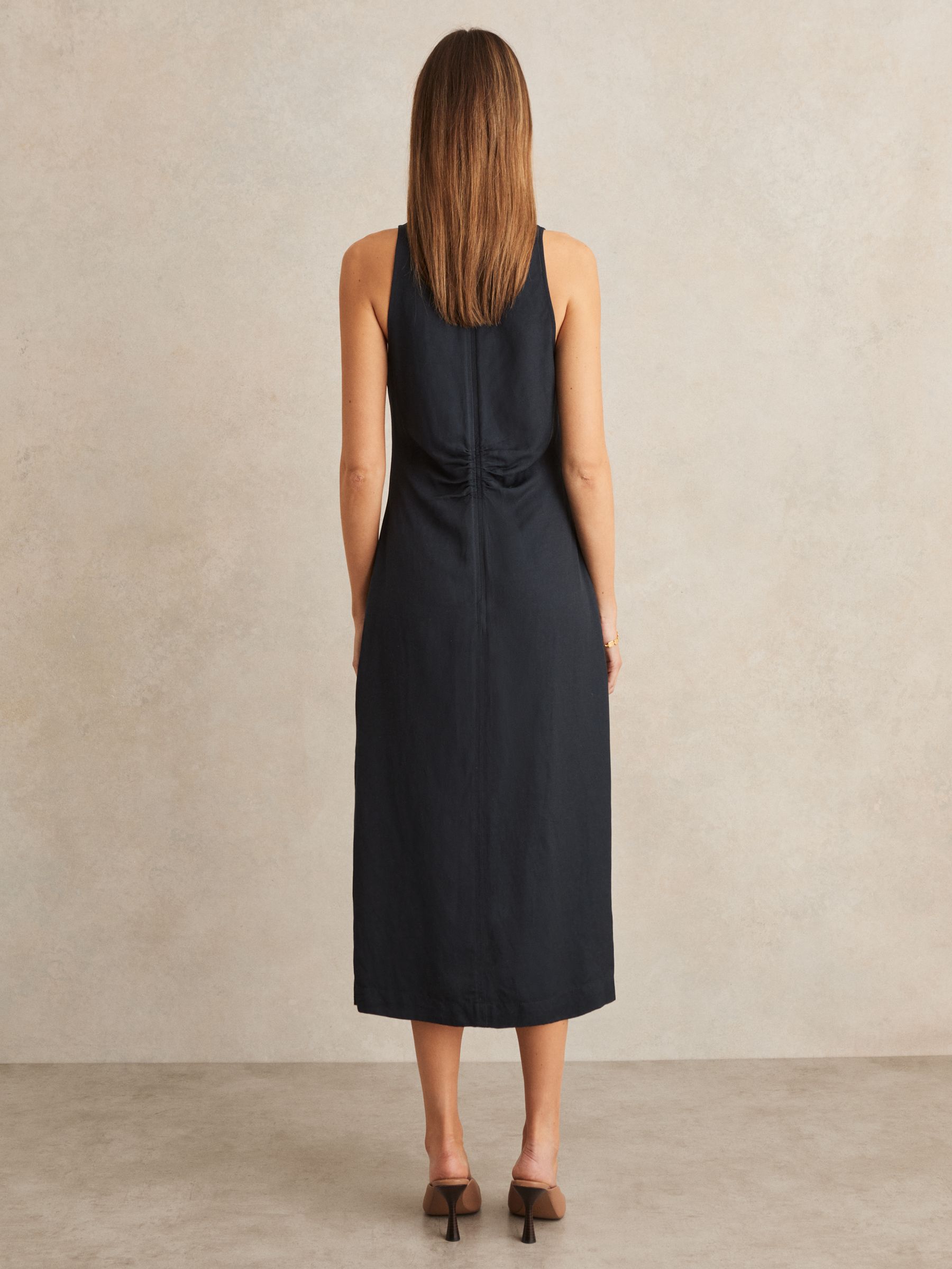 【海外限定】REISSドレス☆Navy Pari Ruched Sleeveless Midi Dr Reiss Ruched Sleeveless Midi Dress With Linen in Navy | REISS