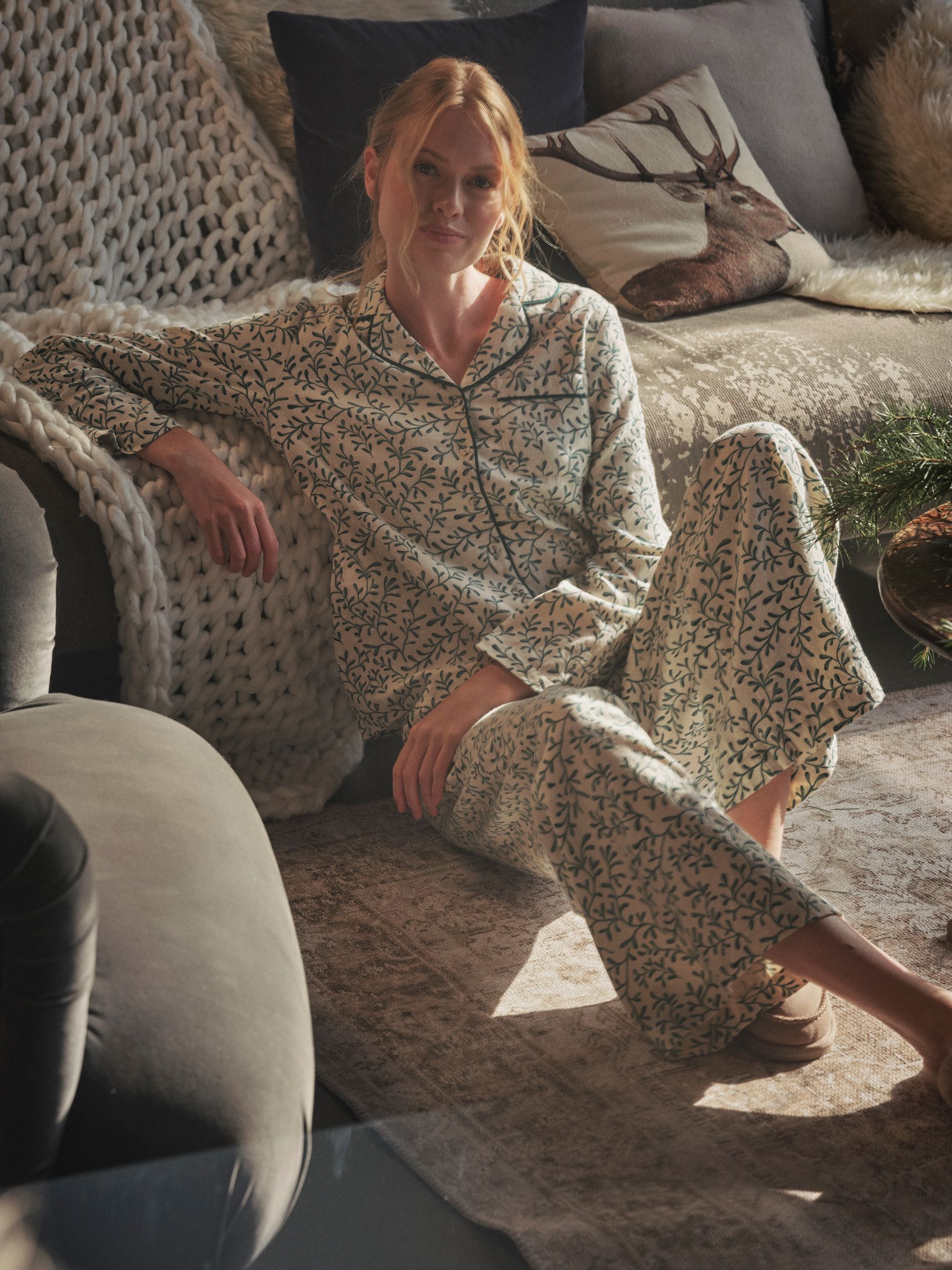 Oatmeal Mistletoe Pyjama Set FatFace